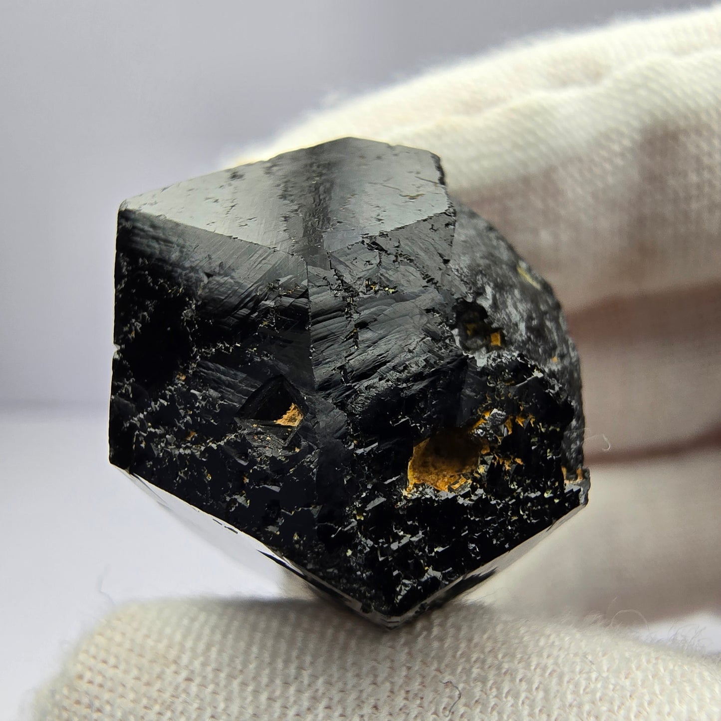 Symmetrischer Schörl Turmalin schwarz glänzend Erongo, Namibia 28*21*19mm