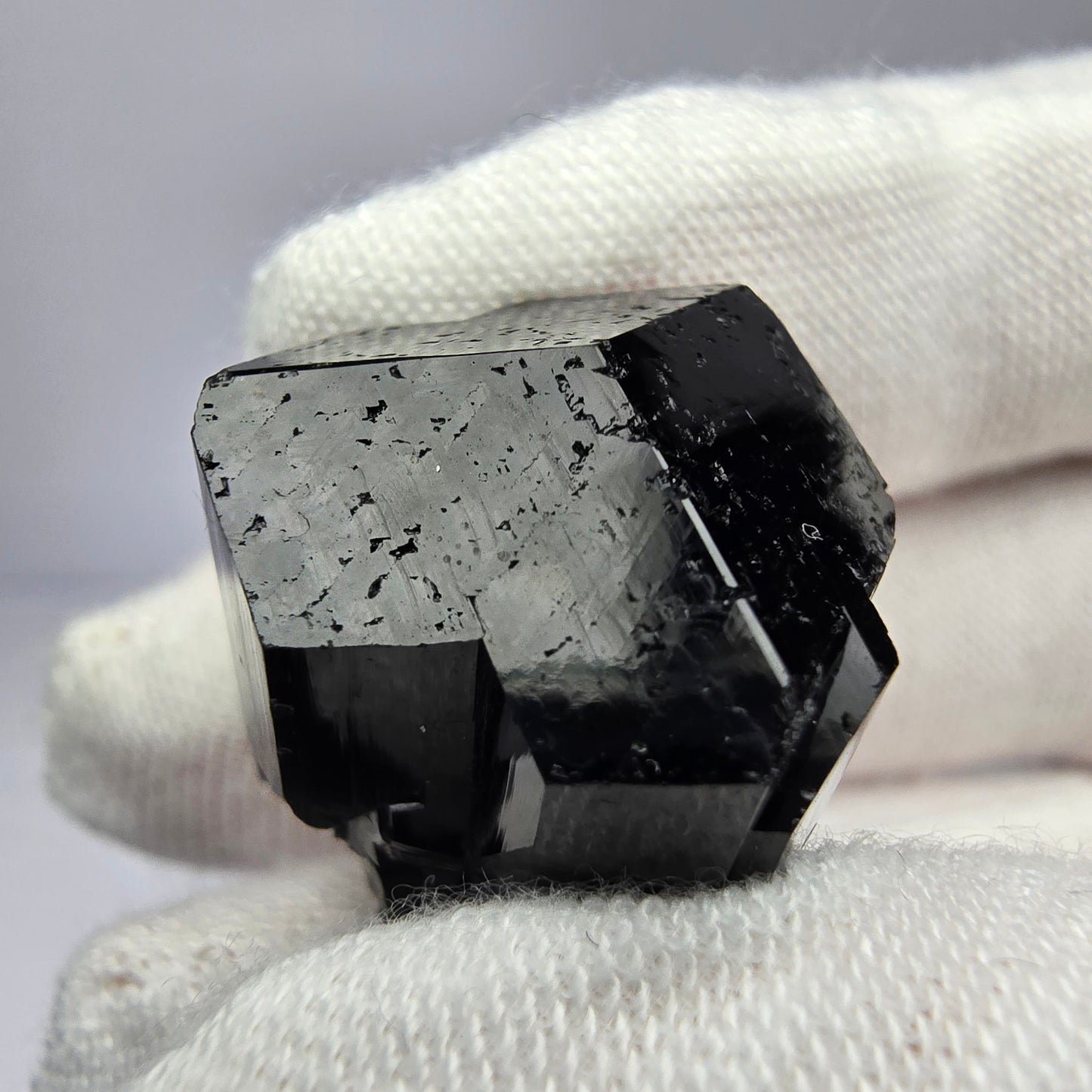 Symmetrischer Schörl Turmalin schwarz glänzend Erongo, Namibia 23*19*10mm