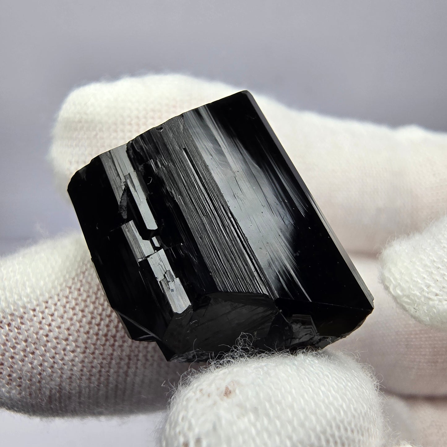 Symmetrischer Schörl Turmalin schwarz glänzend Erongo, Namibia 23*19*10mm