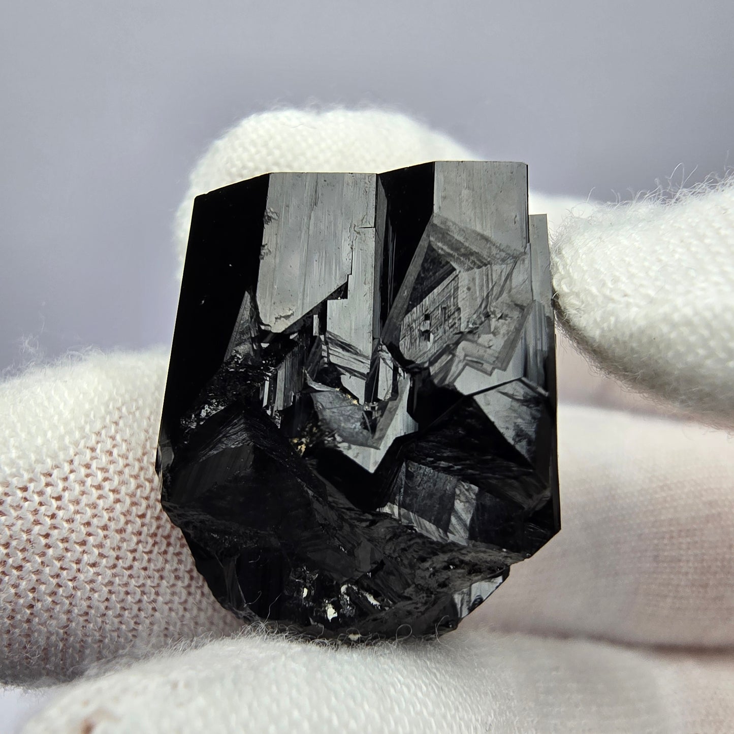 Symmetrischer Schörl Turmalin schwarz glänzend Erongo, Namibia 23*19*10mm