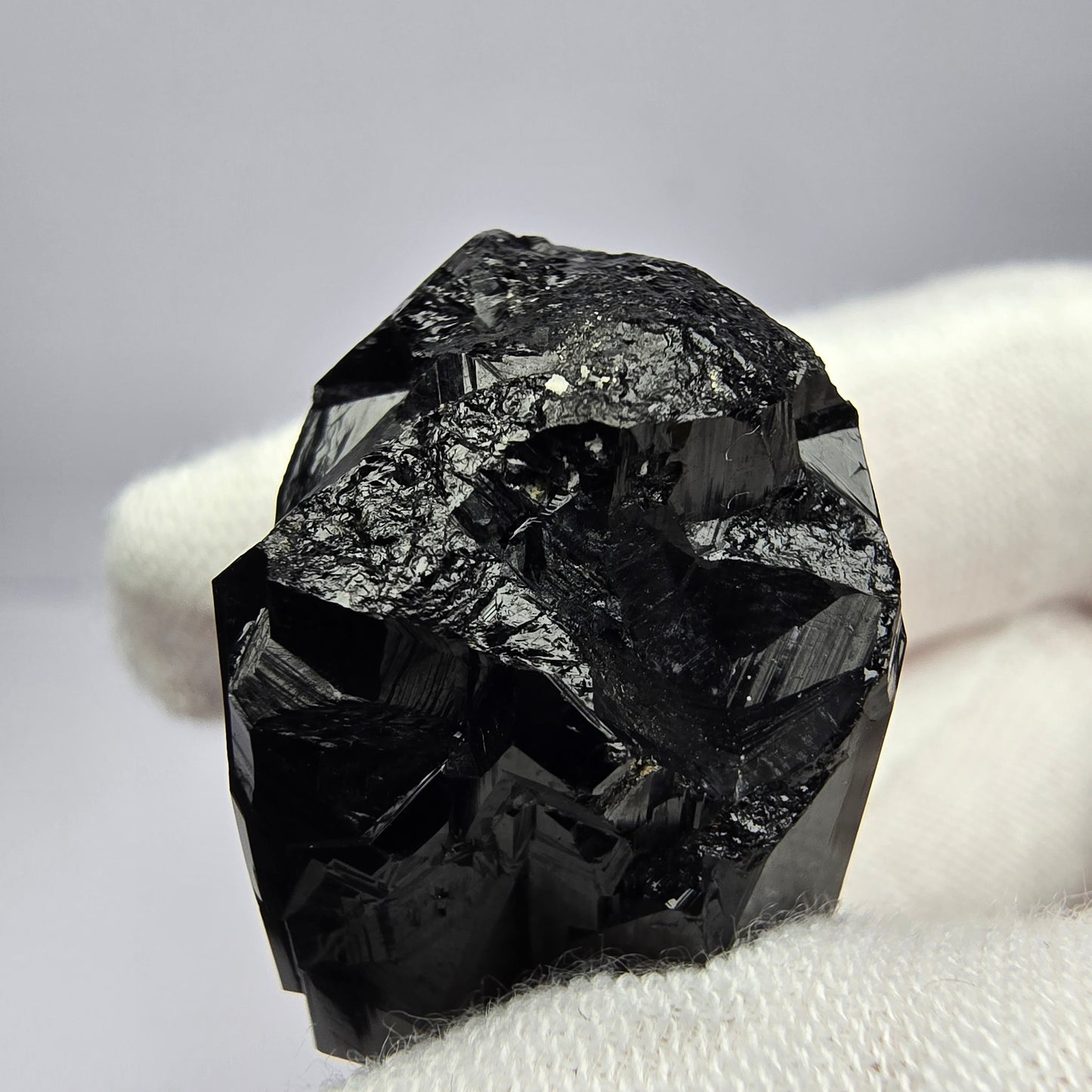 Symmetrischer Schörl Turmalin schwarz glänzend Erongo, Namibia 23*19*10mm