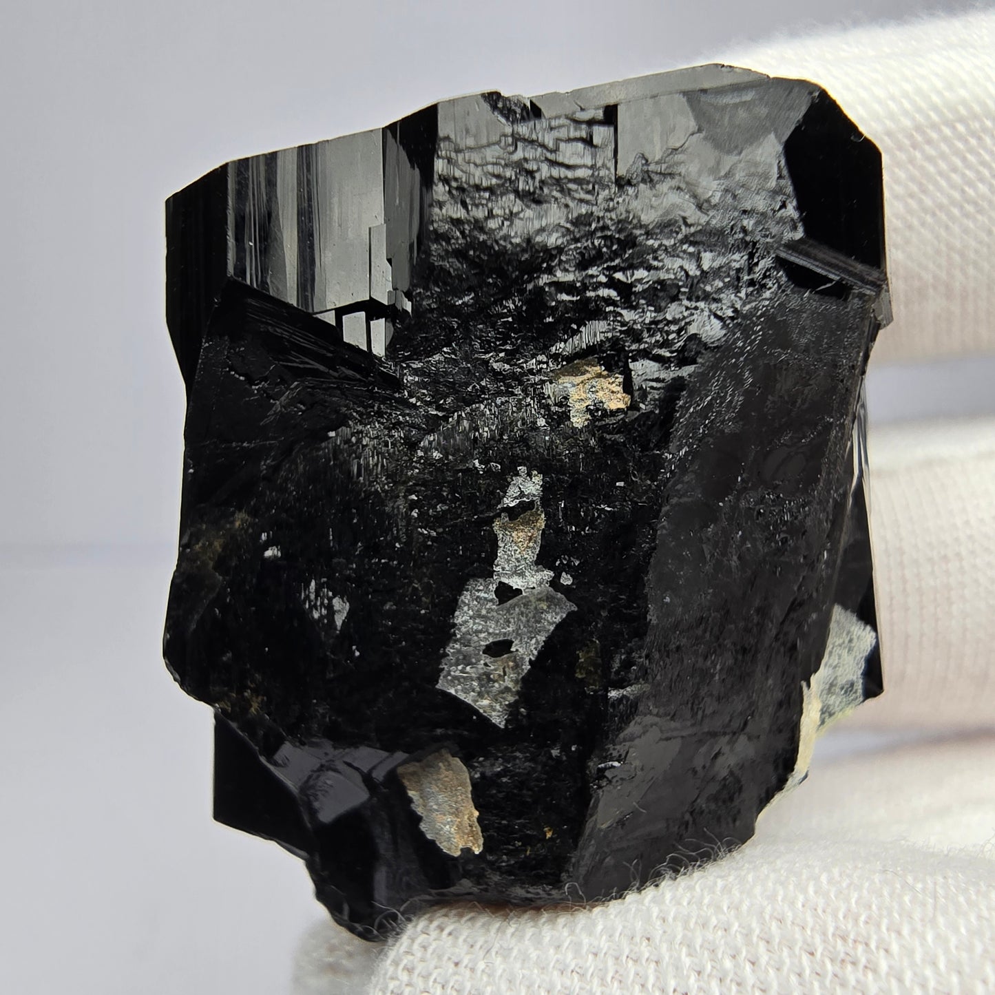 Symmetrischer Schörl Turmalin mit Hyalit Erongo, Namibia 37*35*30mm Sammlung