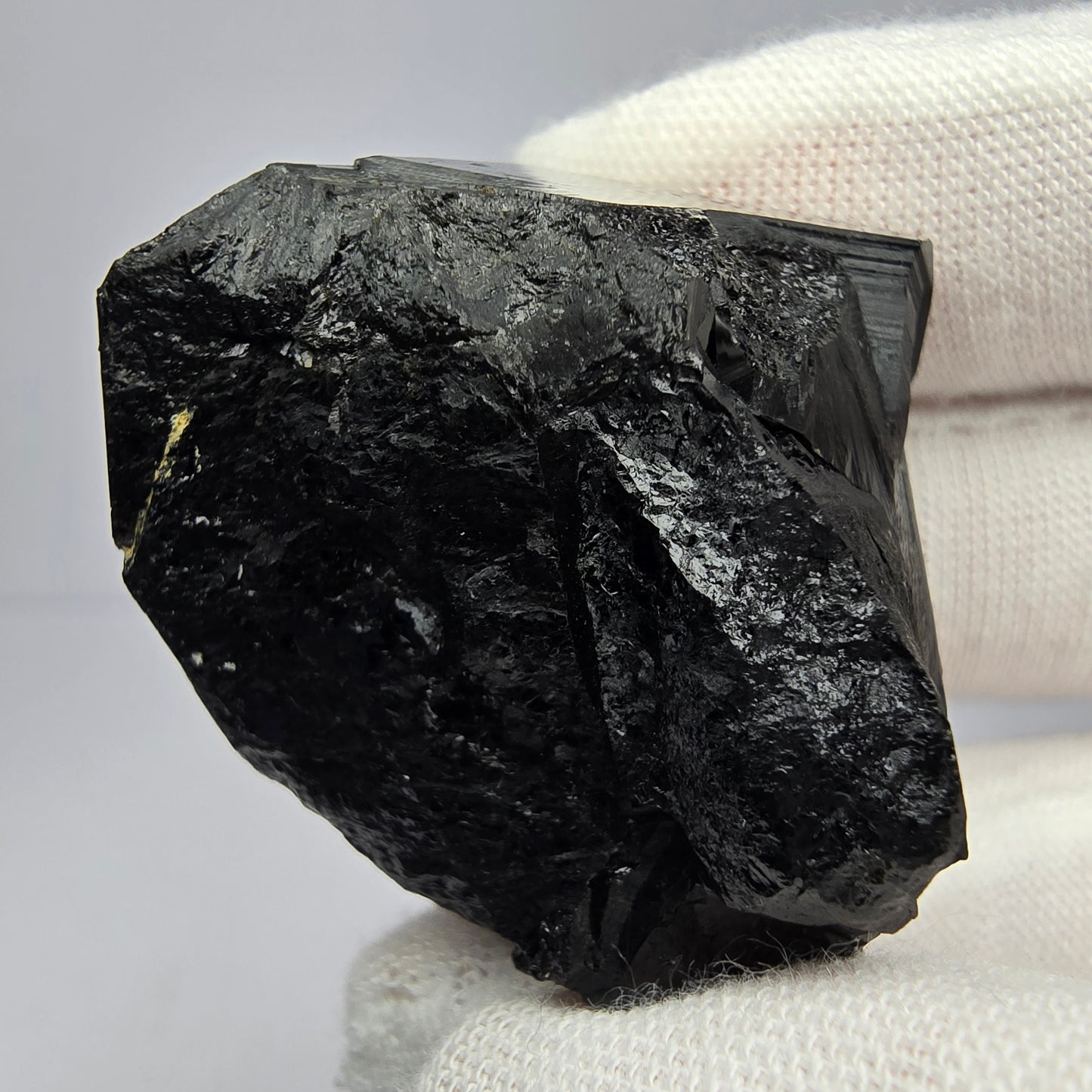 Symmetrischer Schörl Turmalin mit Hyalit Erongo, Namibia 37*35*30mm Sammlung
