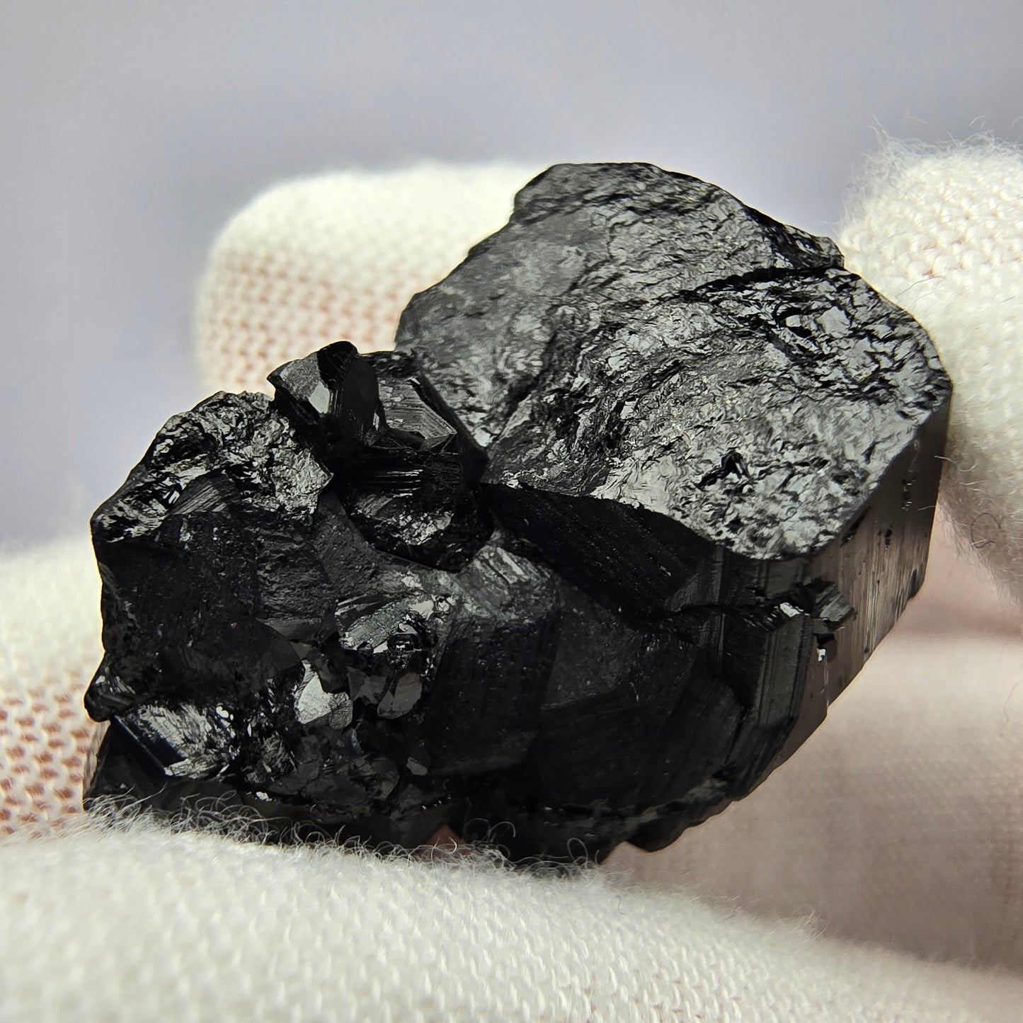 Schörl Turmalin mit Hyalit Stufe schwarz glänzend Erongo, Namibia 27*18*17mm