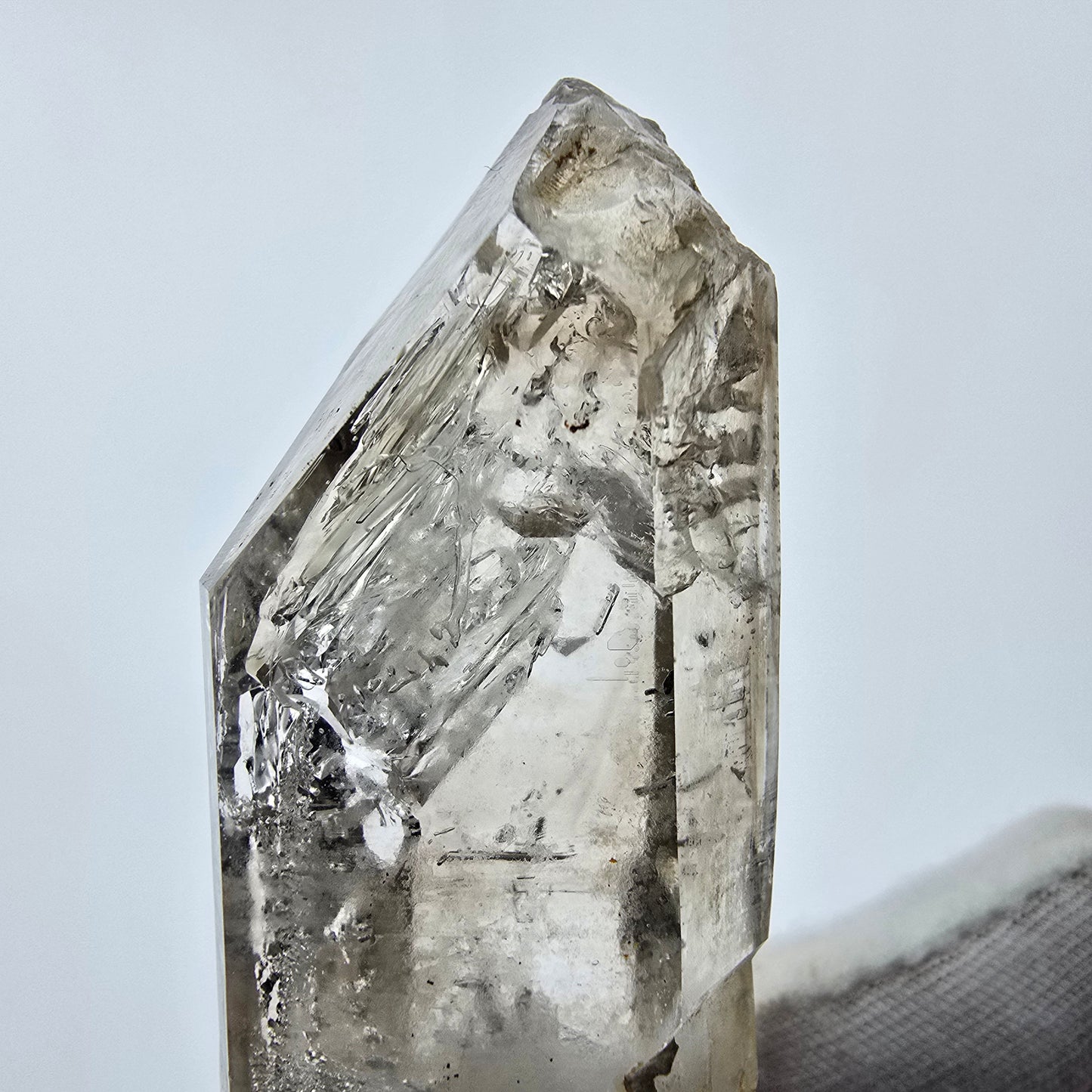 Enhydro Phantom Smoky Quartz Sceptre Tip 1x Bubble Goboboseb, Namibie 60*23*21mm