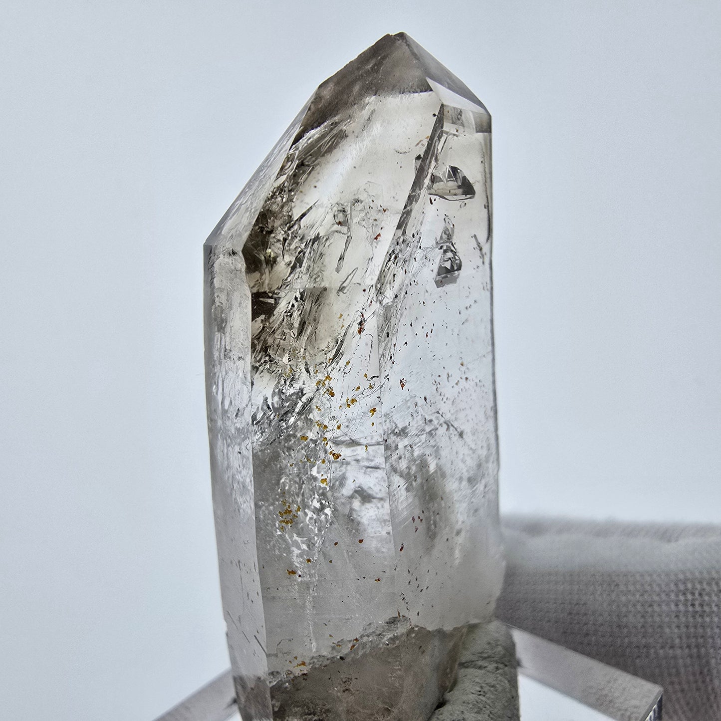 Enhydro Phantom Rauchquarz Eisen Spitze 1x Blase Goboboseb, Namibia 47*22*13mm