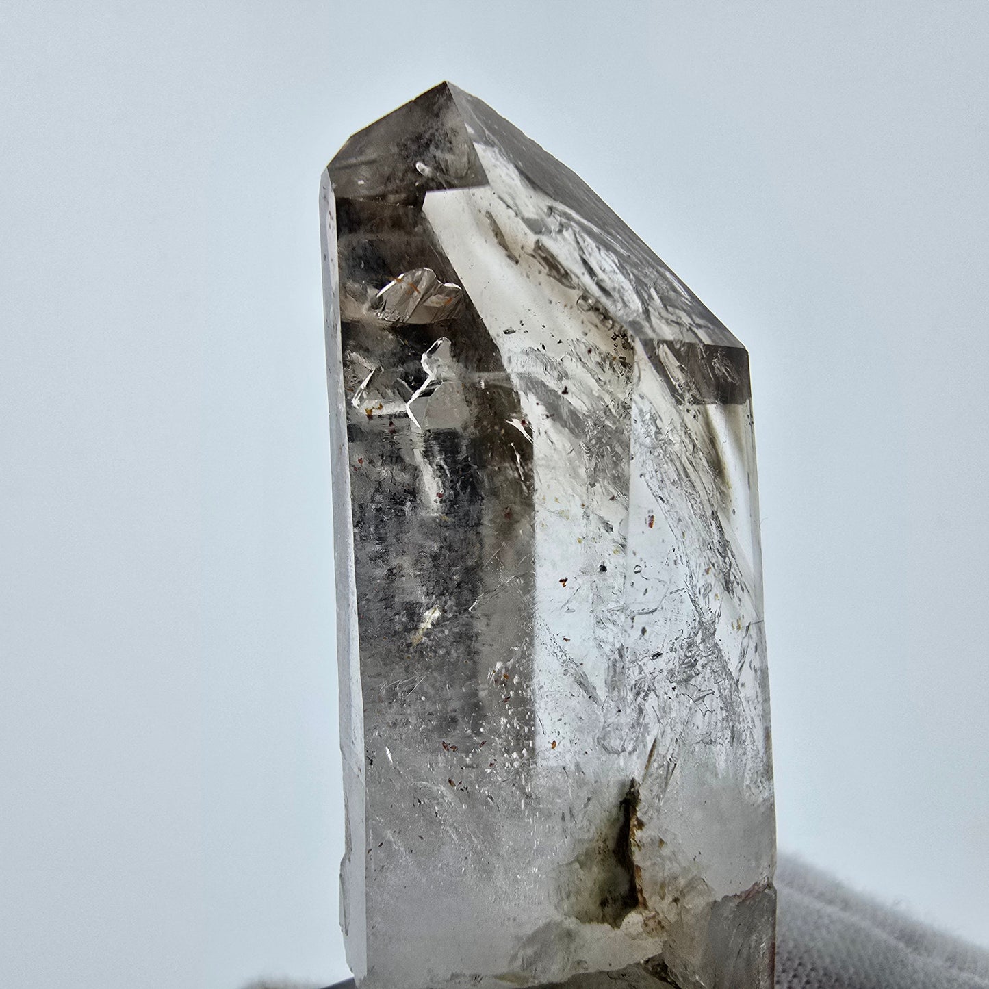 Enhydro Phantom Rauchquarz Eisen Spitze 1x Blase Goboboseb, Namibia 47*22*13mm