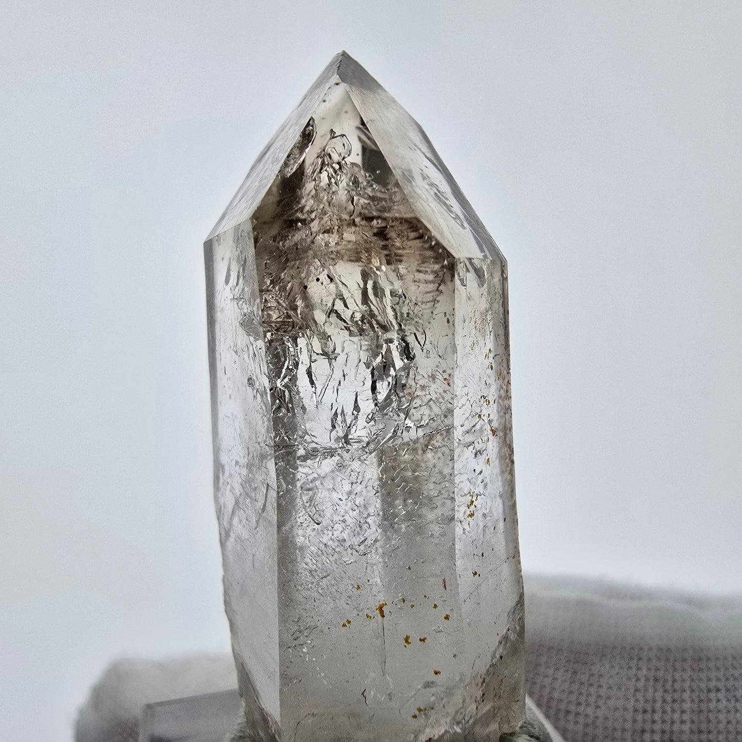Enhydro Phantom Rauchquarz Eisen Spitze 1x Blase Goboboseb, Namibia 47*22*13mm