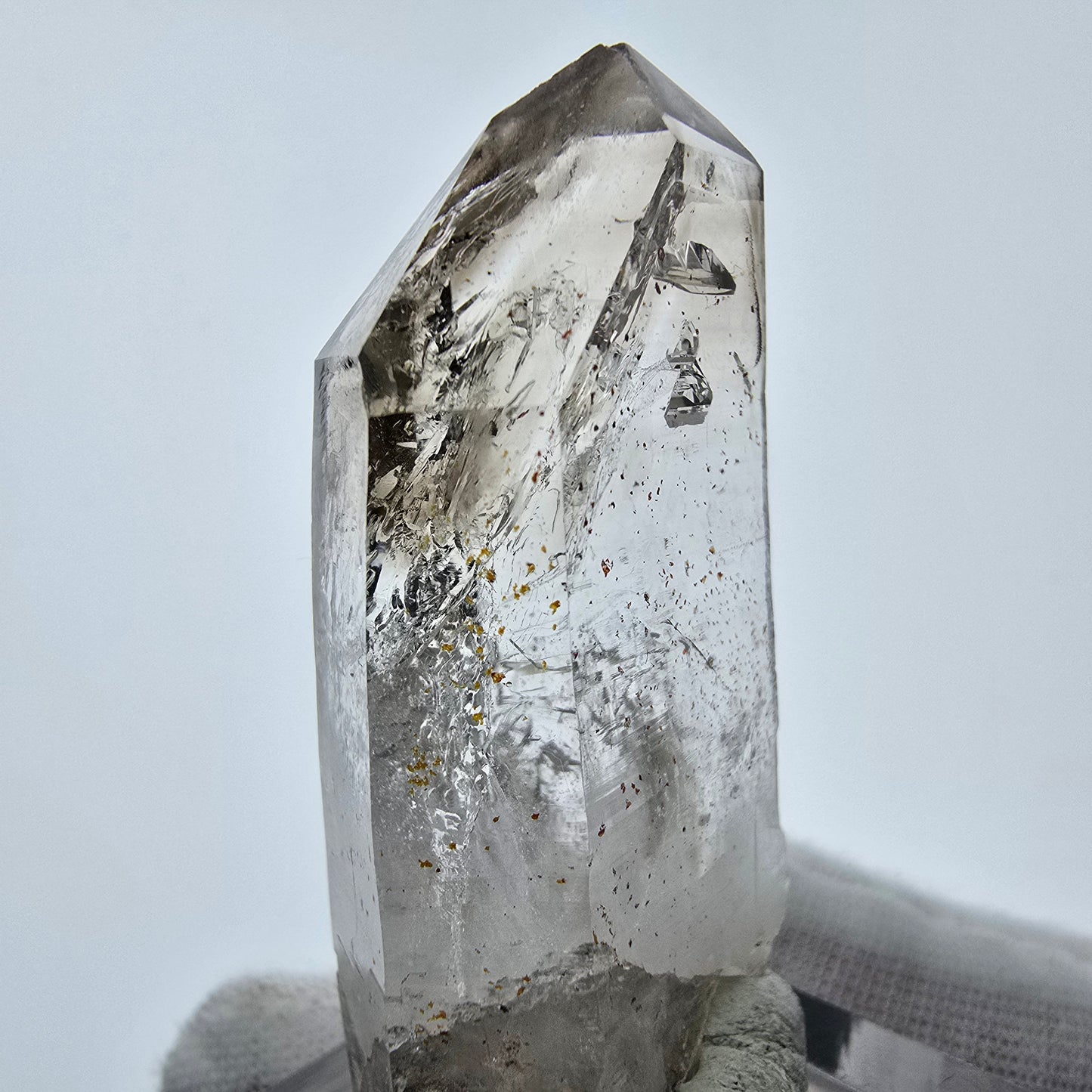 Enhydro Phantom Rauchquarz Eisen Spitze 1x Blase Goboboseb, Namibia 47*22*13mm