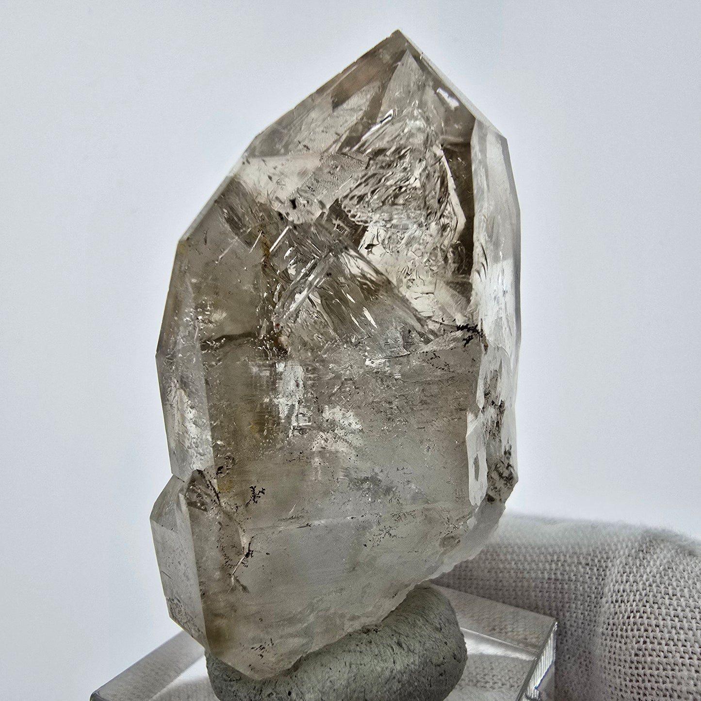 Enhydro Phantom Smoky Quartz Sceptre Tip 1x Bubble Goboboseb, Namibie 48*31*22mm