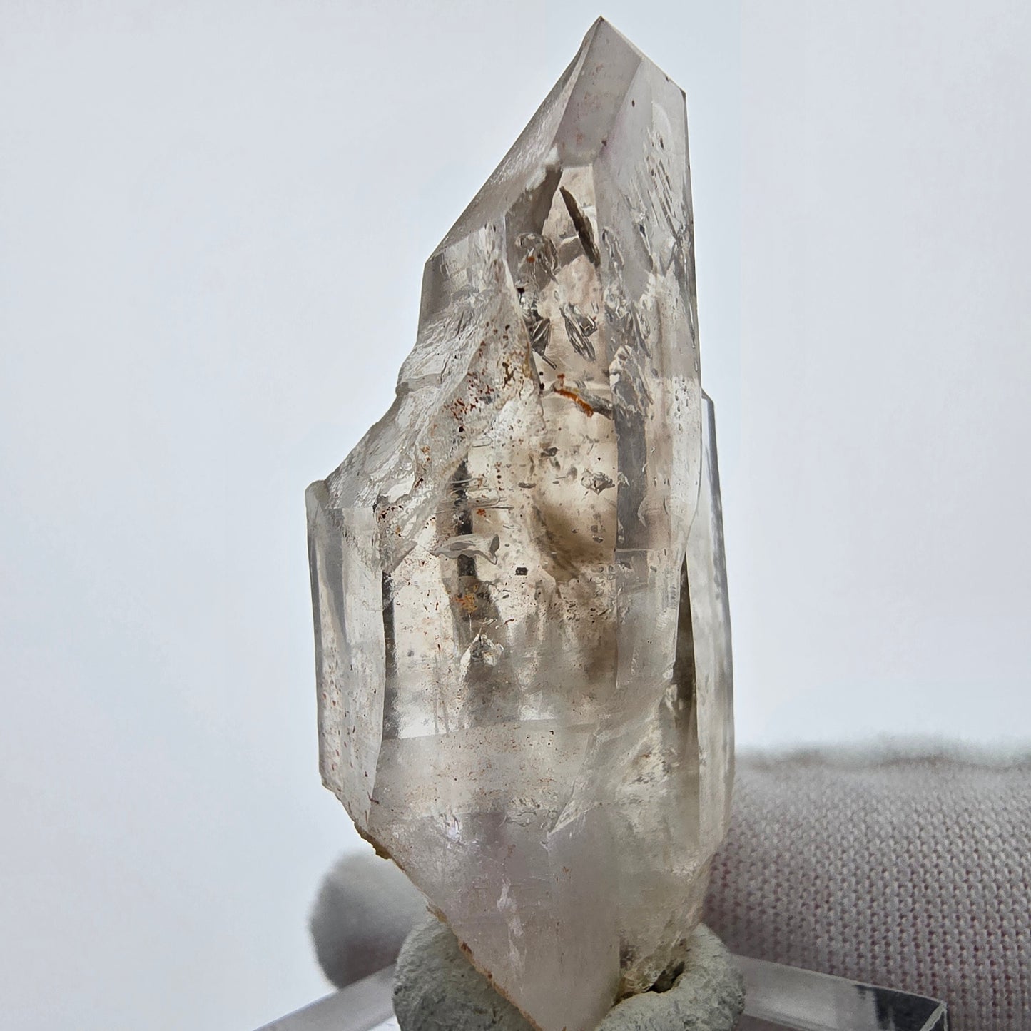 Enhydro Phantom Sceptre à Quartz Fumé Niveau 1x Bubble Goboboseb, Namibie 47*23*17mm