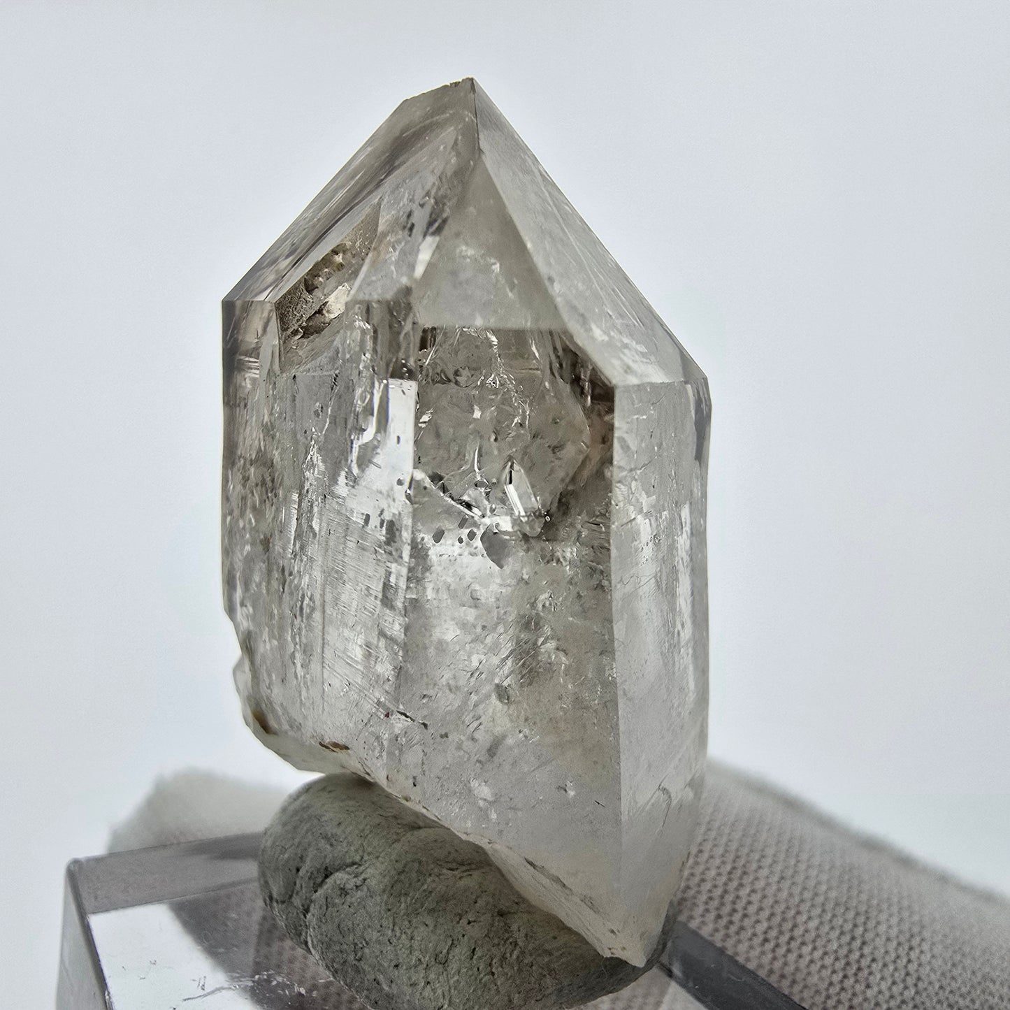 Enhydro Phantom Smoky Quartz Point 2x Bubble Goboboseb Namibie 42*31*19mm Collection