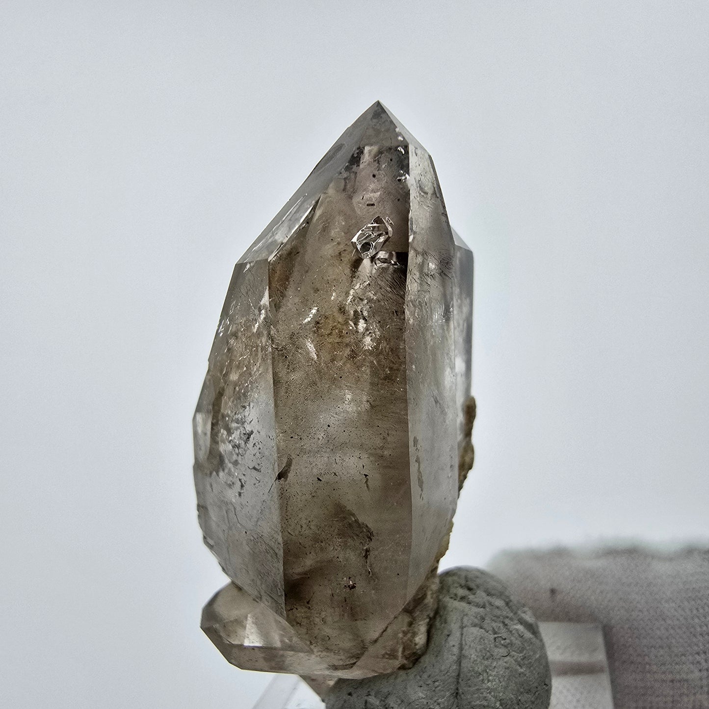 Enhydro Phantom Rauchquarz Doppelender 1x Blase Goboboseb, Namibia 47*29*20mm