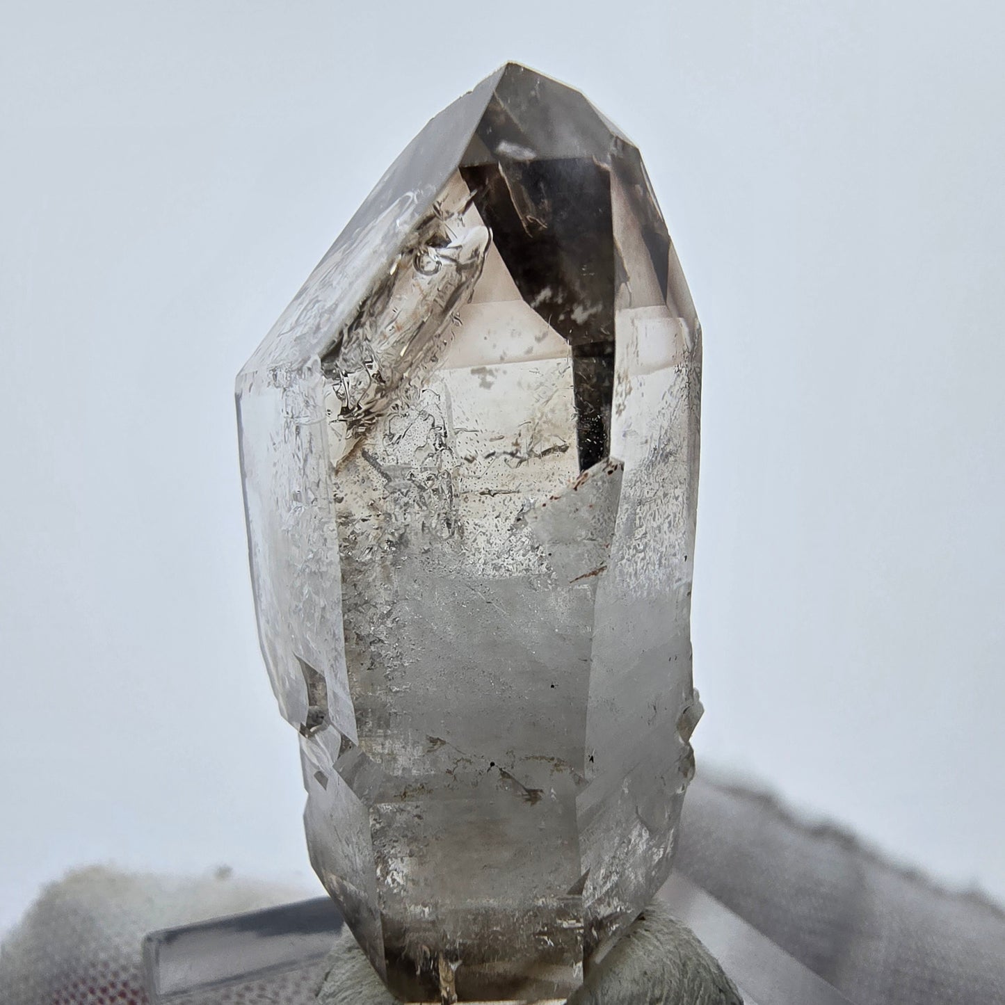 Enhydro Phantom Smoky Quartz Sceptre Tip 1x Bubble Goboboseb, Namibie 37*21*17mm