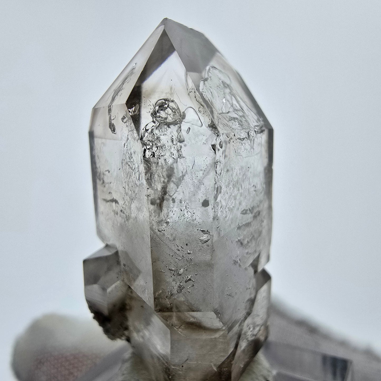 Enhydro Phantom Smoky Quartz Sceptre Tip 1x Bubble Goboboseb, Namibie 37*21*17mm