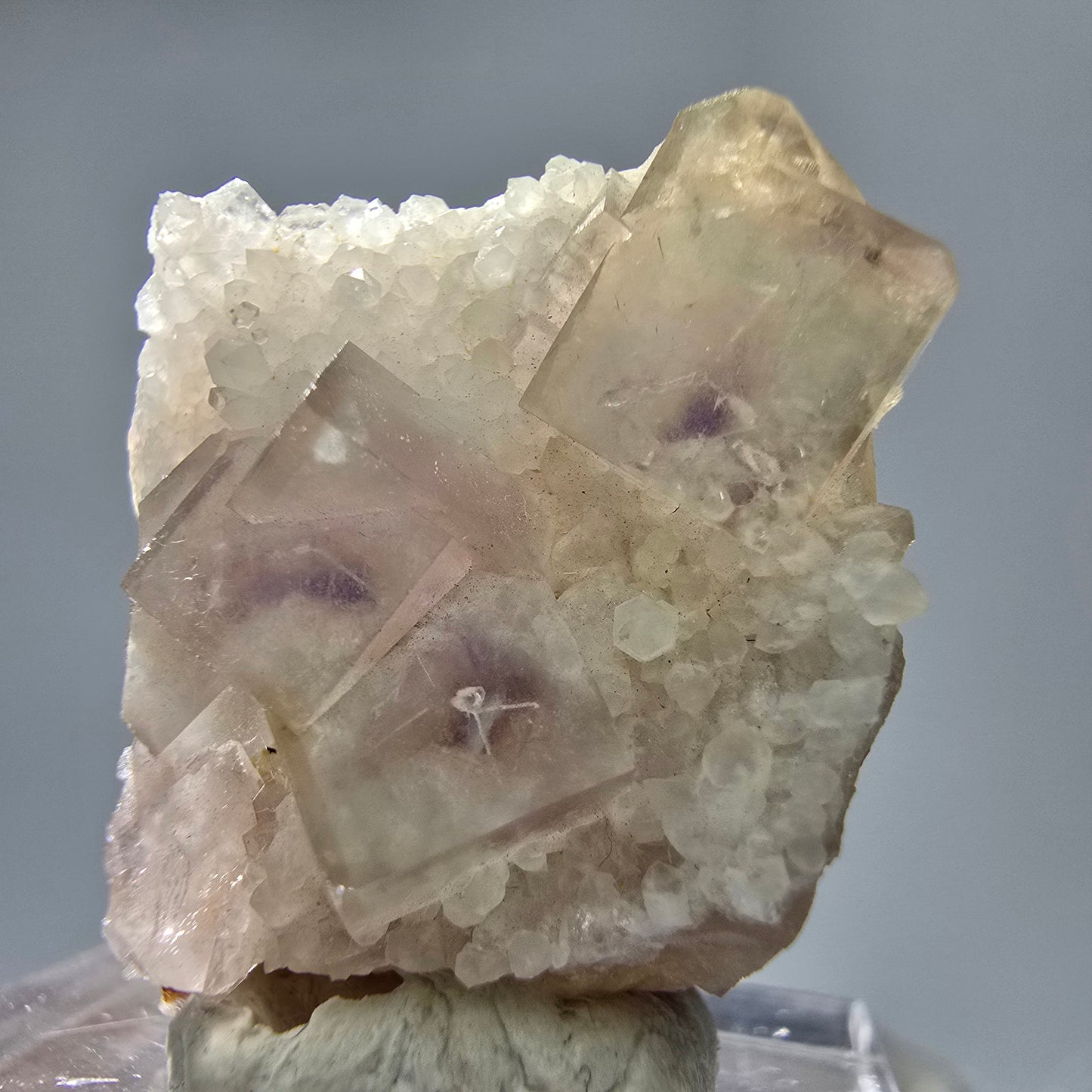 Seltene UV Phantom Fluorit Würfel, Quarz Stufe Brandberg, Namibia 30*25*15mm
