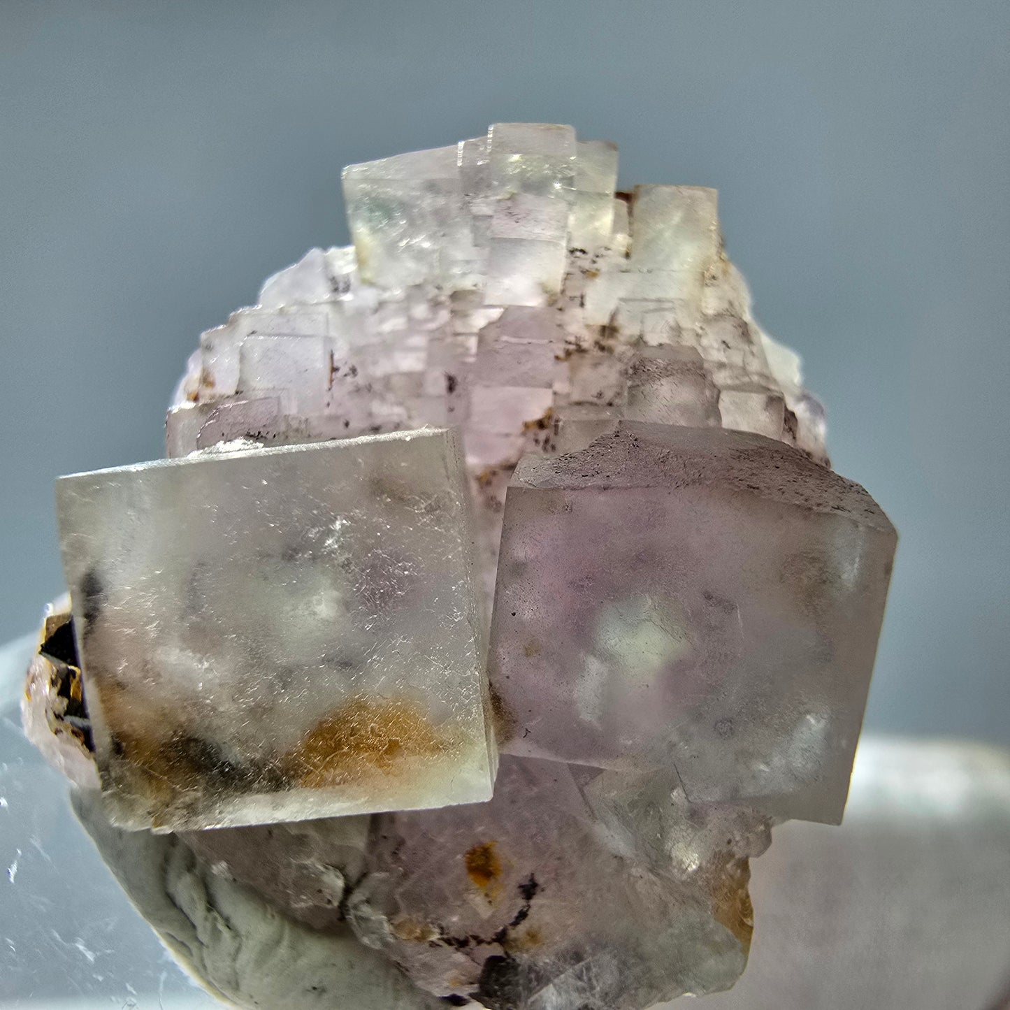 Seltene UV Phantom Fluorit Würfel, Quarz Stufe Brandberg, Namibia 28*25*14mm