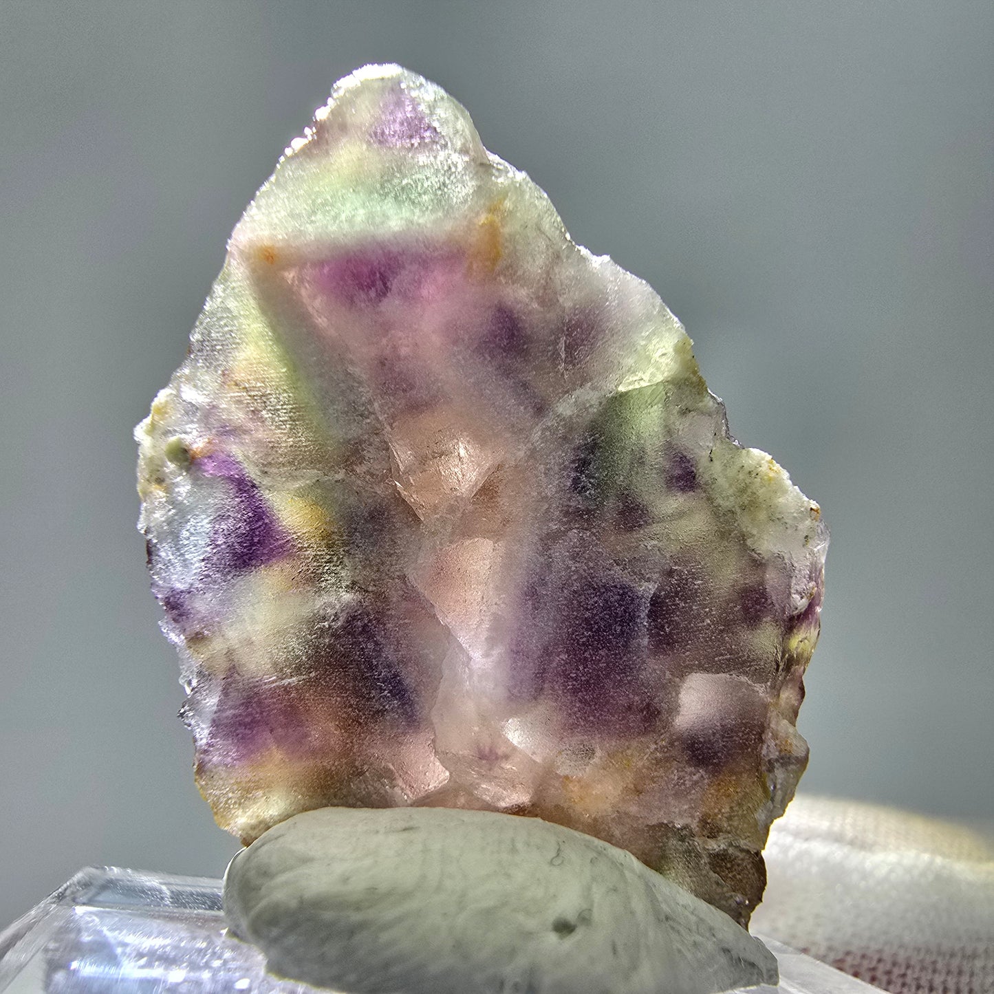 Seltene UV Phantom Fluorit Würfel, Quarz Stufe Brandberg, Namibia 31*22*13mm
