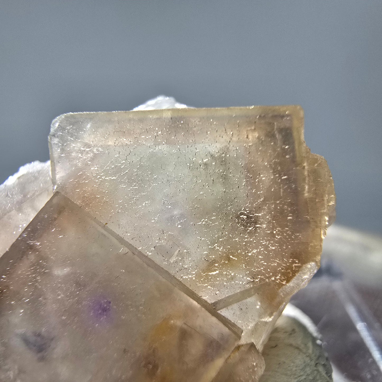 Seltene UV Phantom Fluorit Würfel Stufe lila gelb Brandberg, Namibia 21*21*12mm