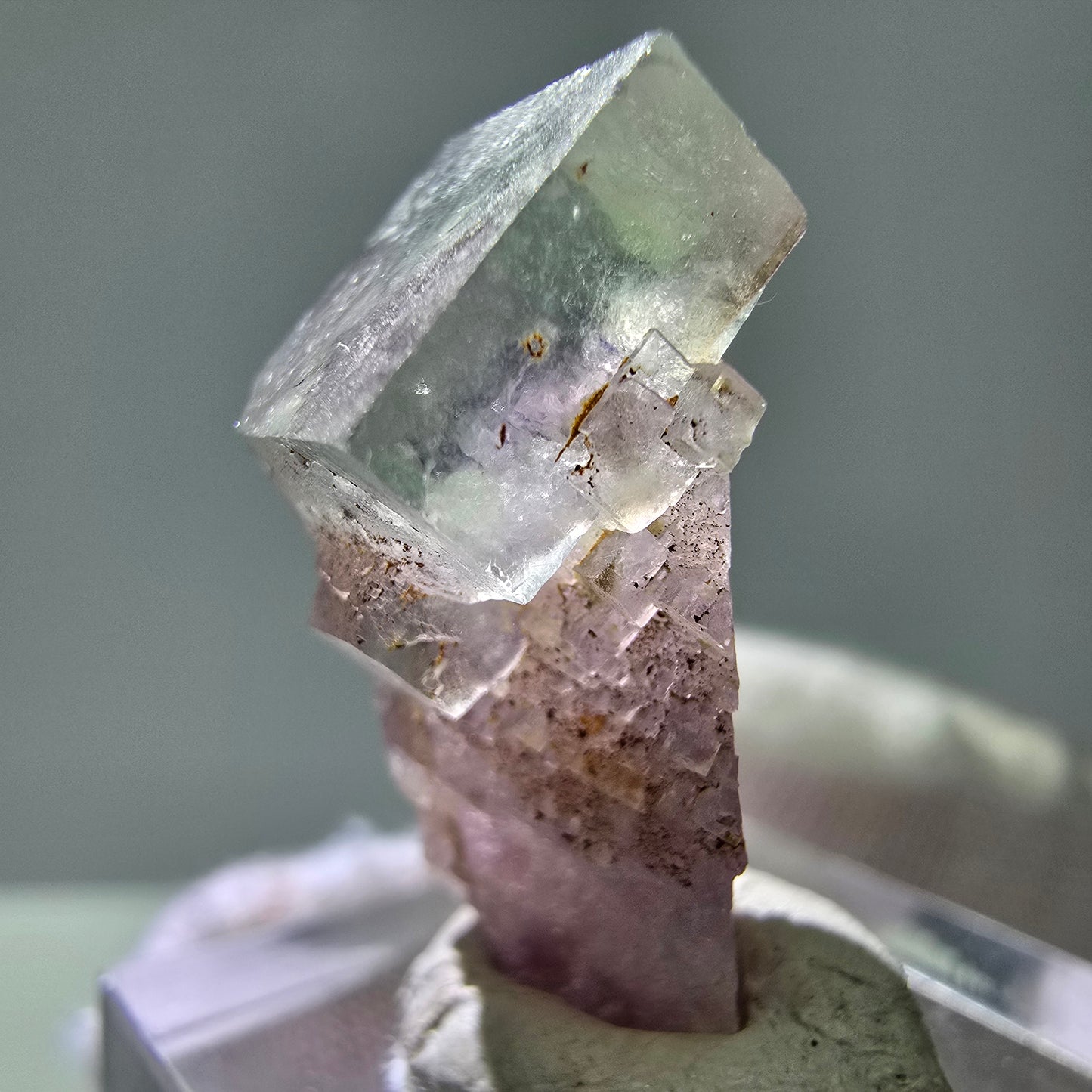 Seltene UV Phantom Fluorit Würfel Stufe lila grün Brandberg, Namibia 26*14*12mm