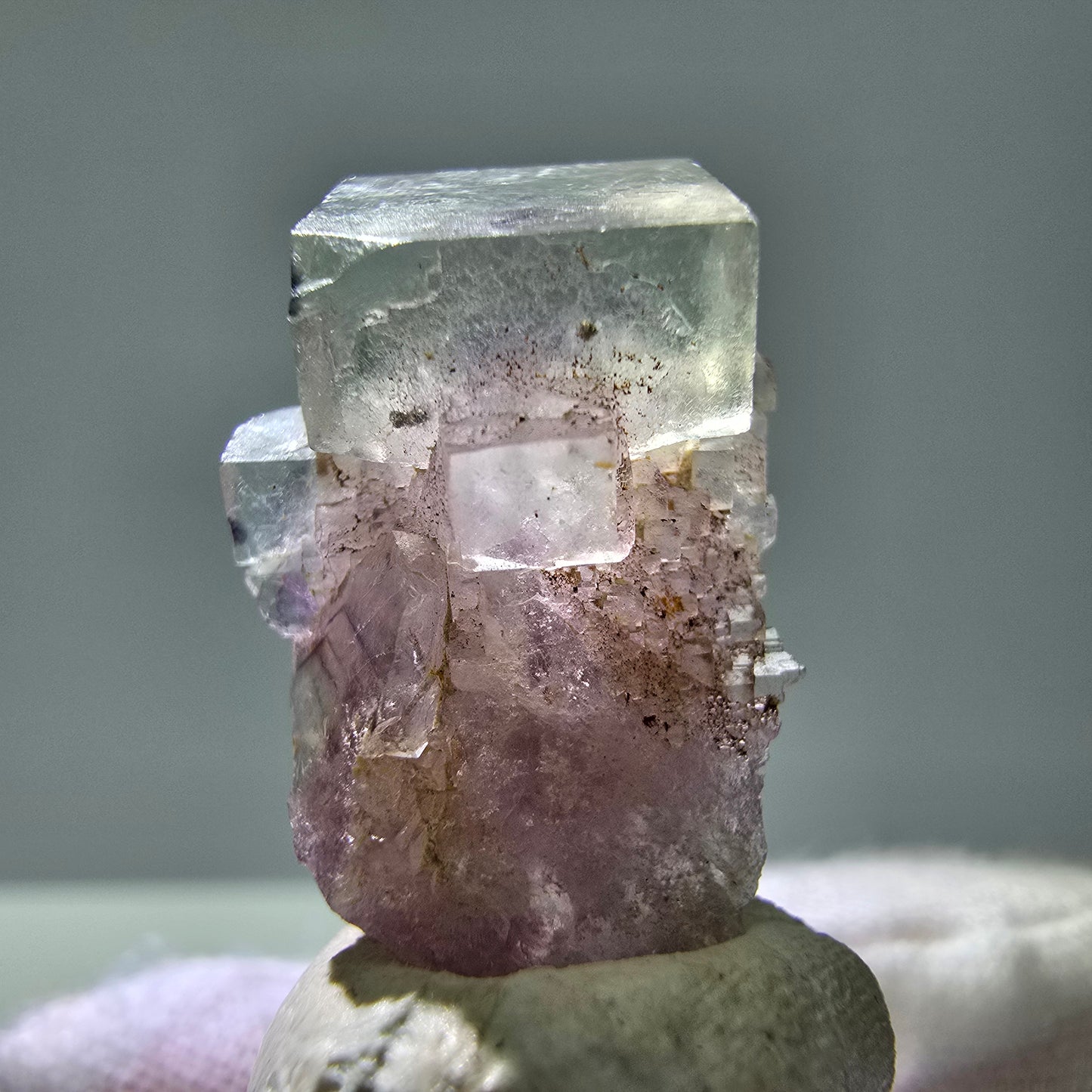 Seltene UV Phantom Fluorit Würfel Stufe lila grün Brandberg, Namibia 26*14*12mm