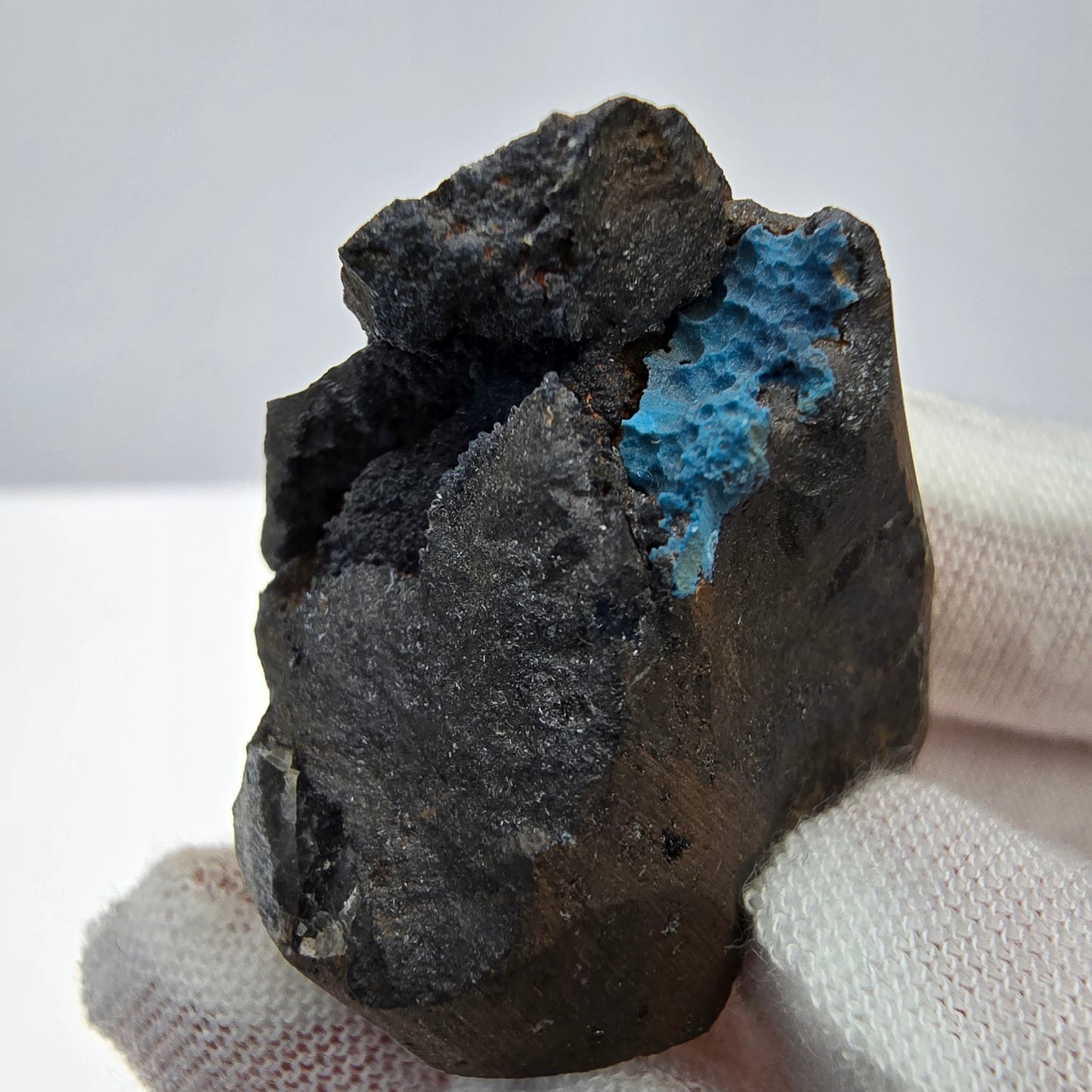Rare scène Shattuckite bleu Kaokoveld, collection namibie 36*26*26mm