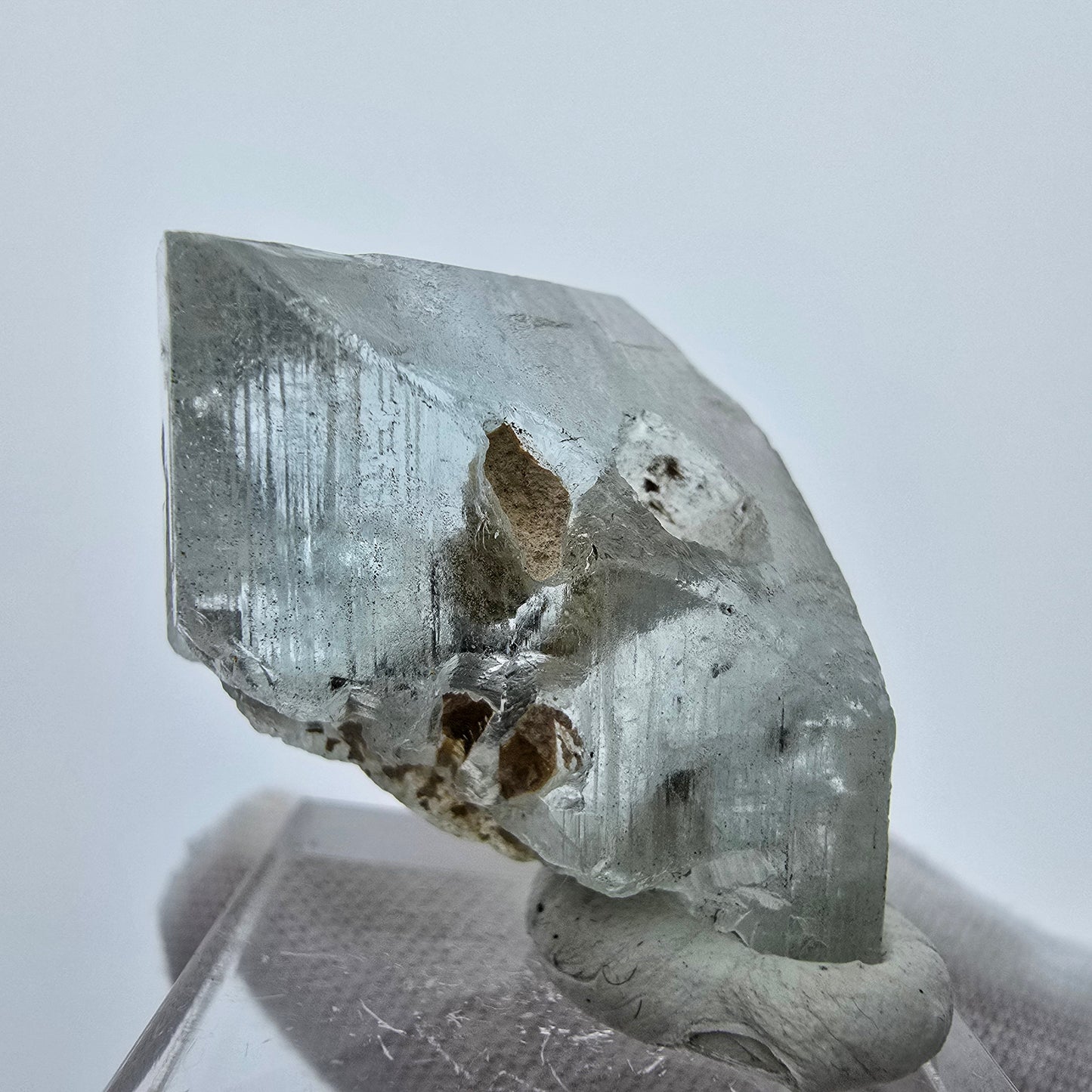Cristal topaze X transparent, Spitzkoppe bleu blanc, Erongo, Namibie 37*26*19mm