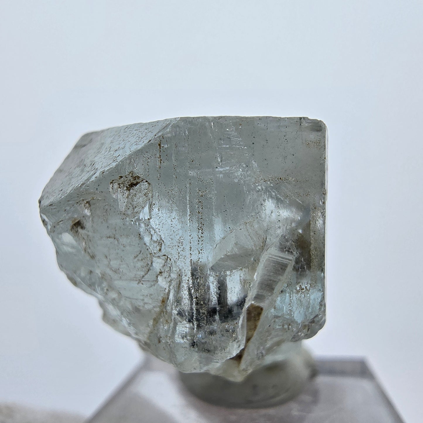 Cristal topaze X transparent, Spitzkoppe bleu blanc, Erongo, Namibie 37*26*19mm