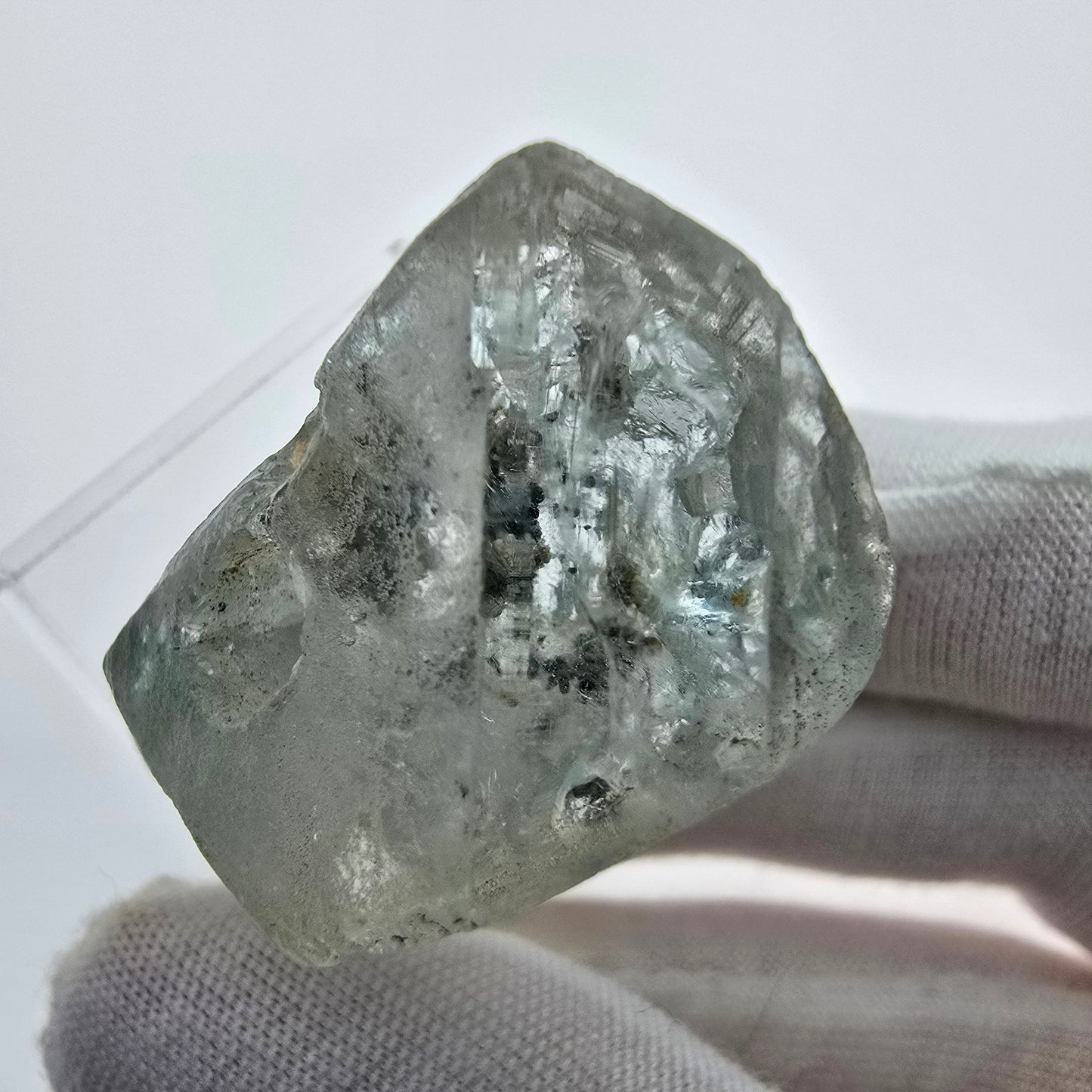 Cristal topaze X transparent, Spitzkoppe bleu blanc, Erongo, Namibie 37*26*19mm