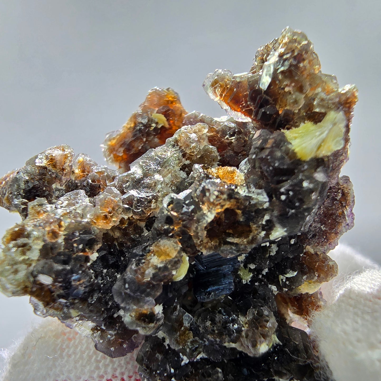 Phantom Fluorit Würfel lila braun, Muskovit Stufe Erongo, Namibia 41*25*29mm