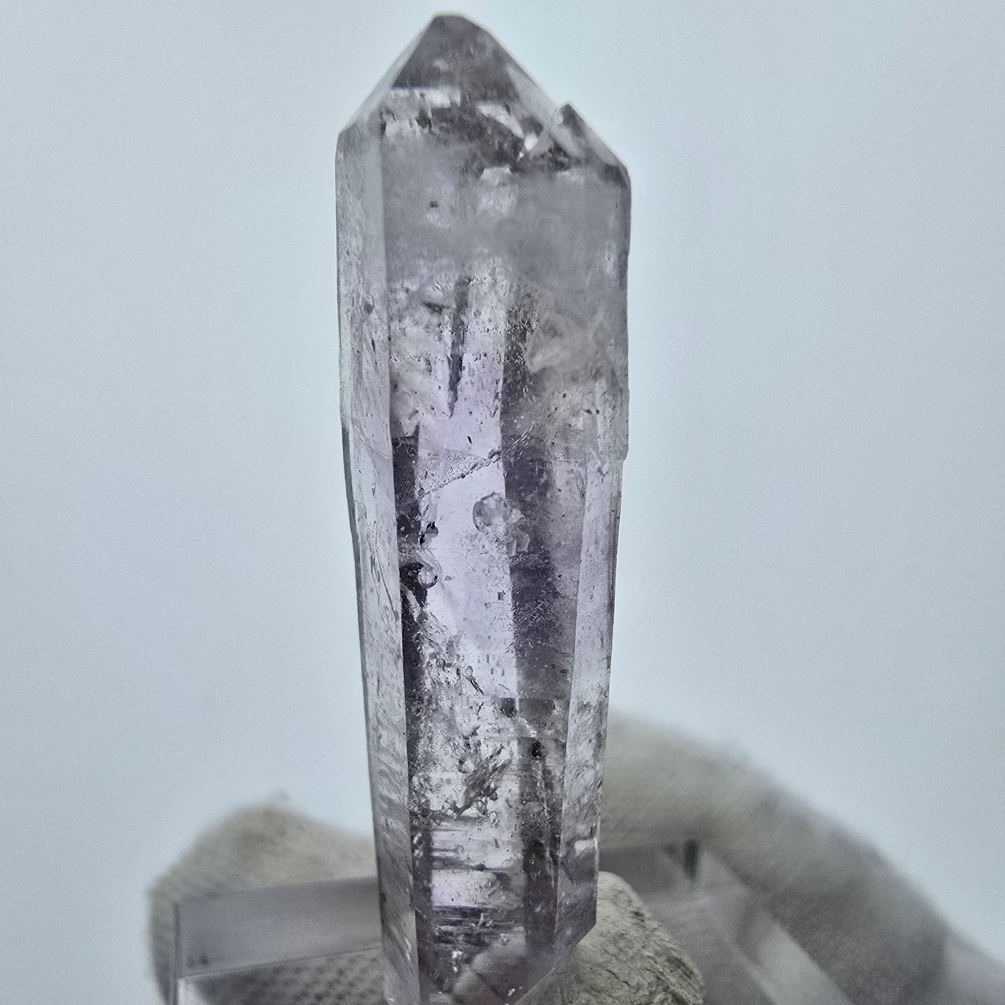 Enhydro Phantom Amethyst DT Zepter 1 Blase Goboboseb, Namibia 38*12*7mm Sammlung