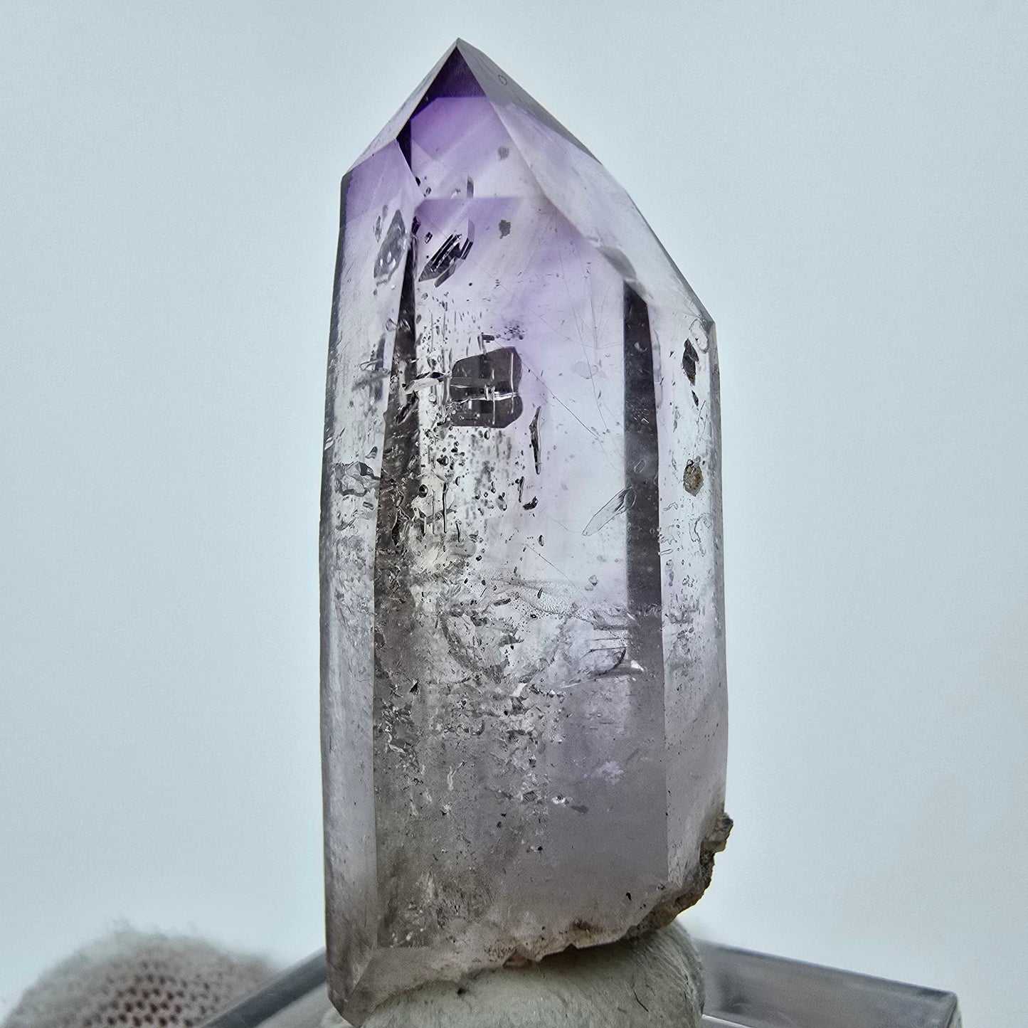 Cristal d'améthyste fantôme transparent Goboboseb, Namibie 41*15*11mm Collection