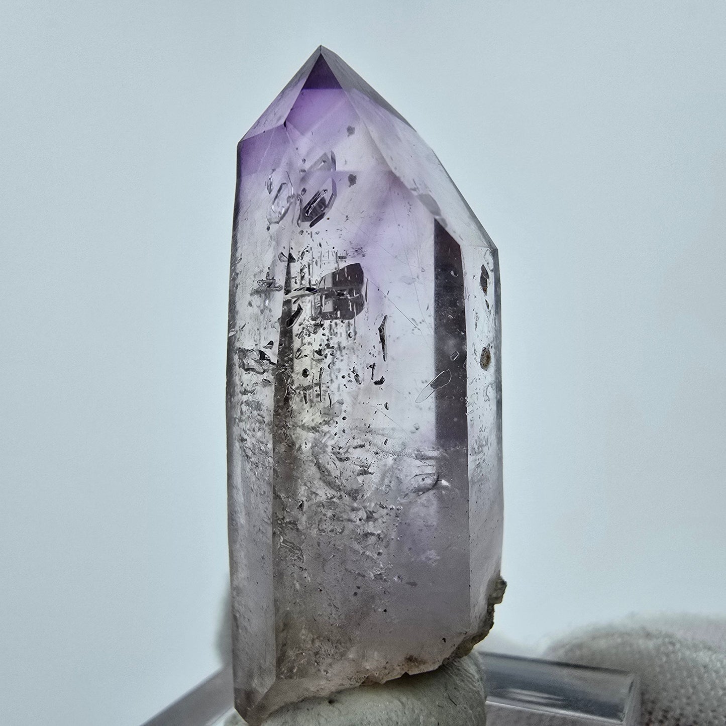 Cristal d'améthyste fantôme transparent Goboboseb, Namibie 41*15*11mm Collection