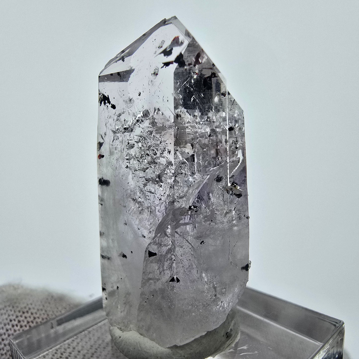 Harlekin Phantom Amethyst mit Analcim Streep Mine Goboboseb Namibia 36*18*10mm