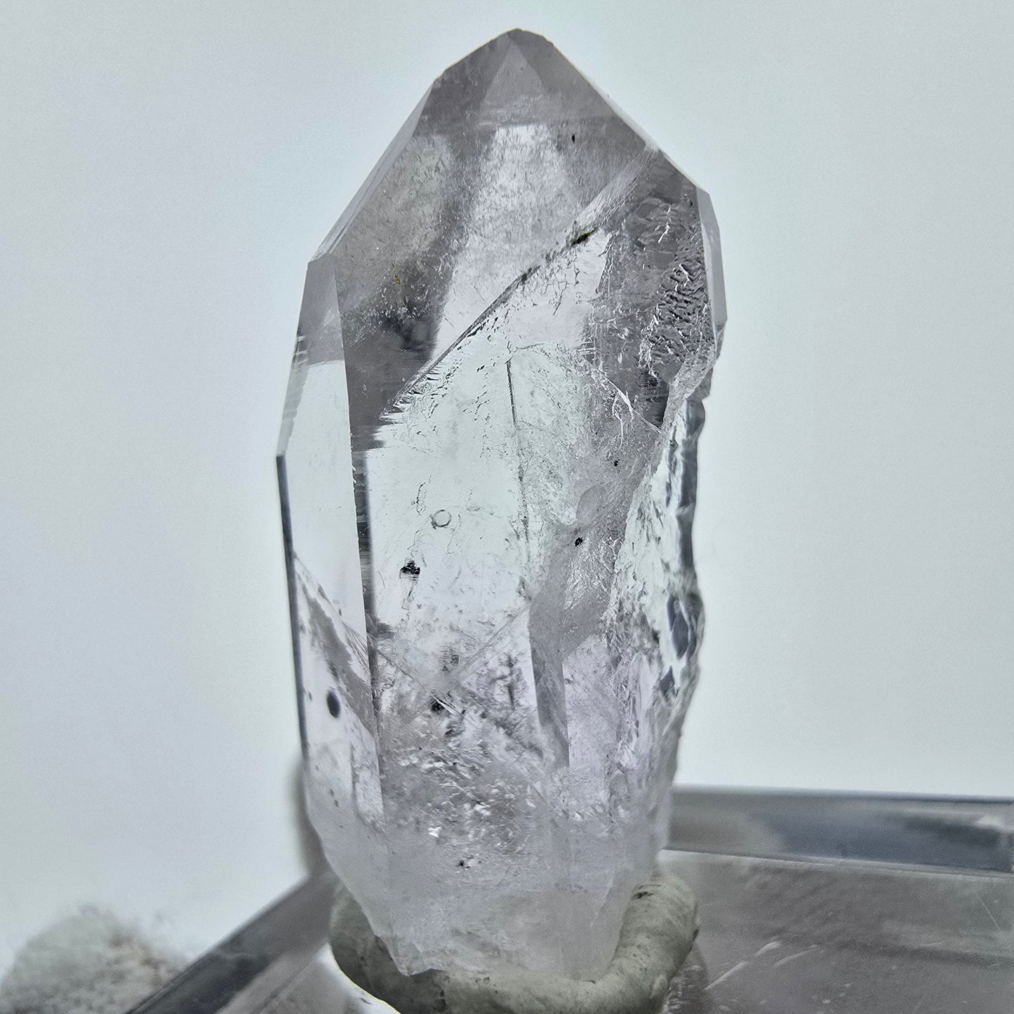 Klarer Amethyst Quarz grüne Einschlüsse Streep Mine Goboboseb Namibia 30*13*12mm