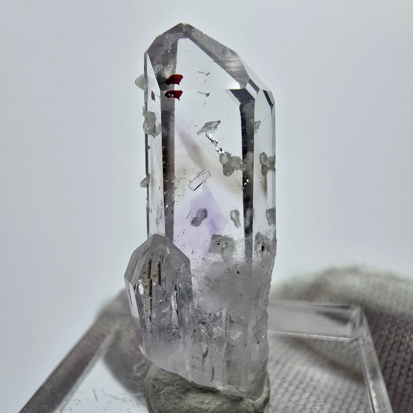 Harlekin Phantom Amethyst mit Prehnit Streep Mine Goboboseb Namibia 30*11*9mm