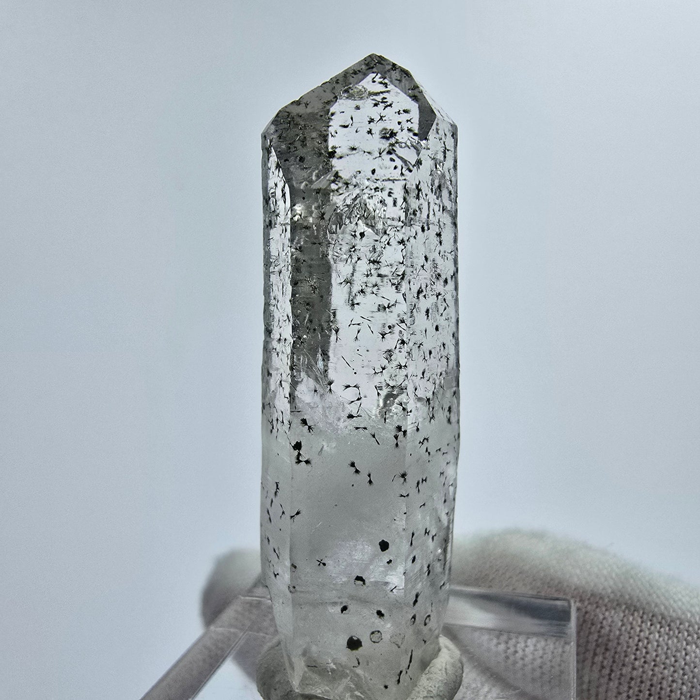 Quarz Kristall mit Hämatit und Epidot Streep Mine Goboboseb Namibia 44*14*10mm