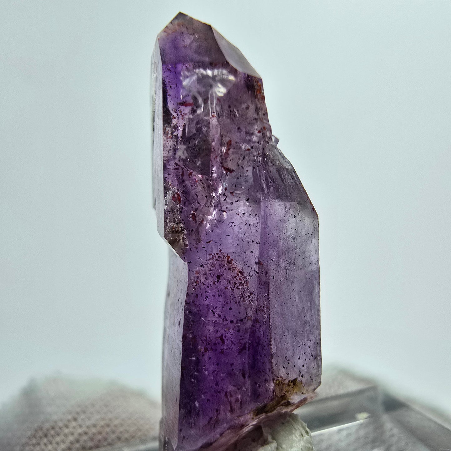 Harlekin Phantom Amethyst Kristall Goboboseb, Namibia 30*13*9mm Sammlung