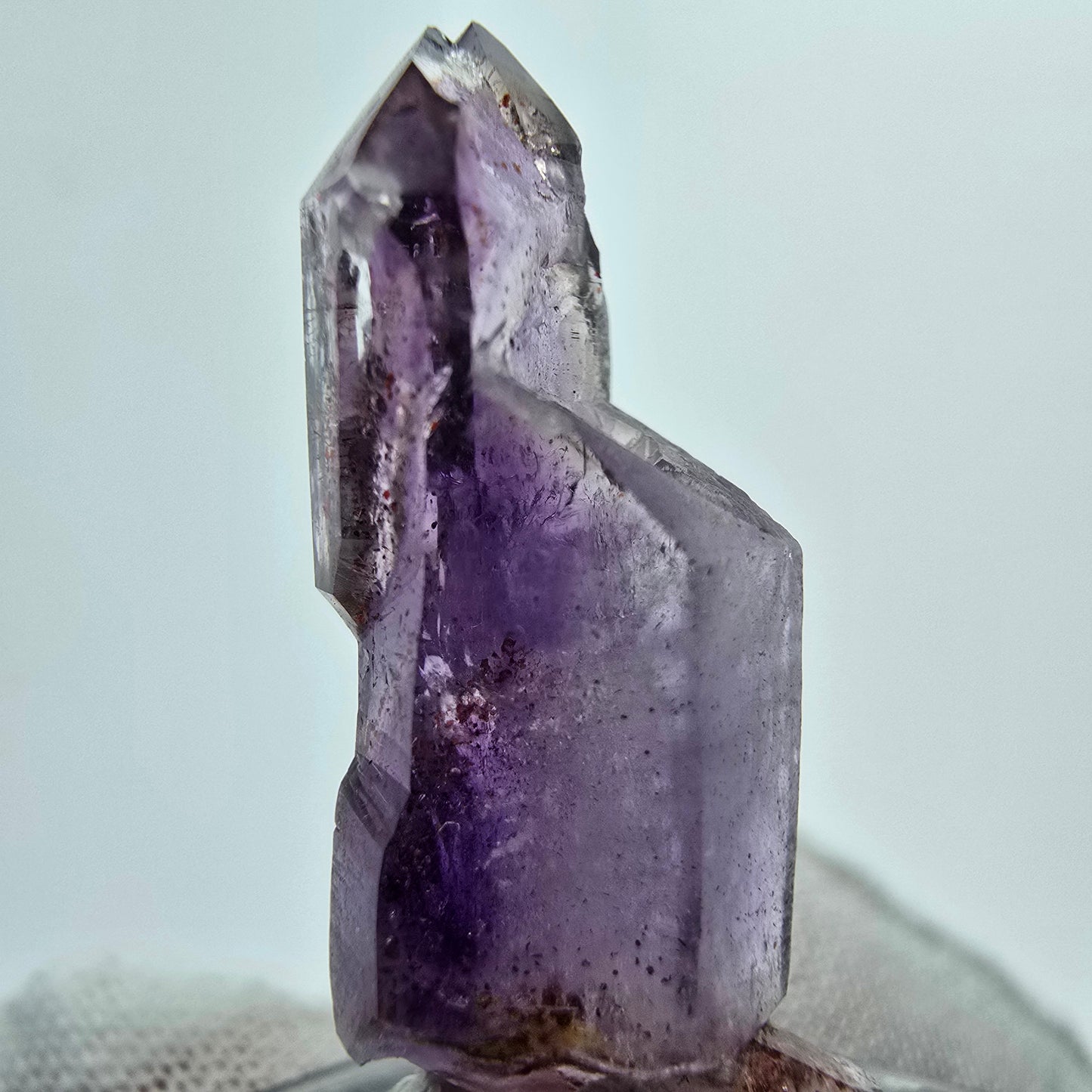 Harlekin Phantom Amethyst Kristall Goboboseb, Namibia 30*13*9mm Sammlung