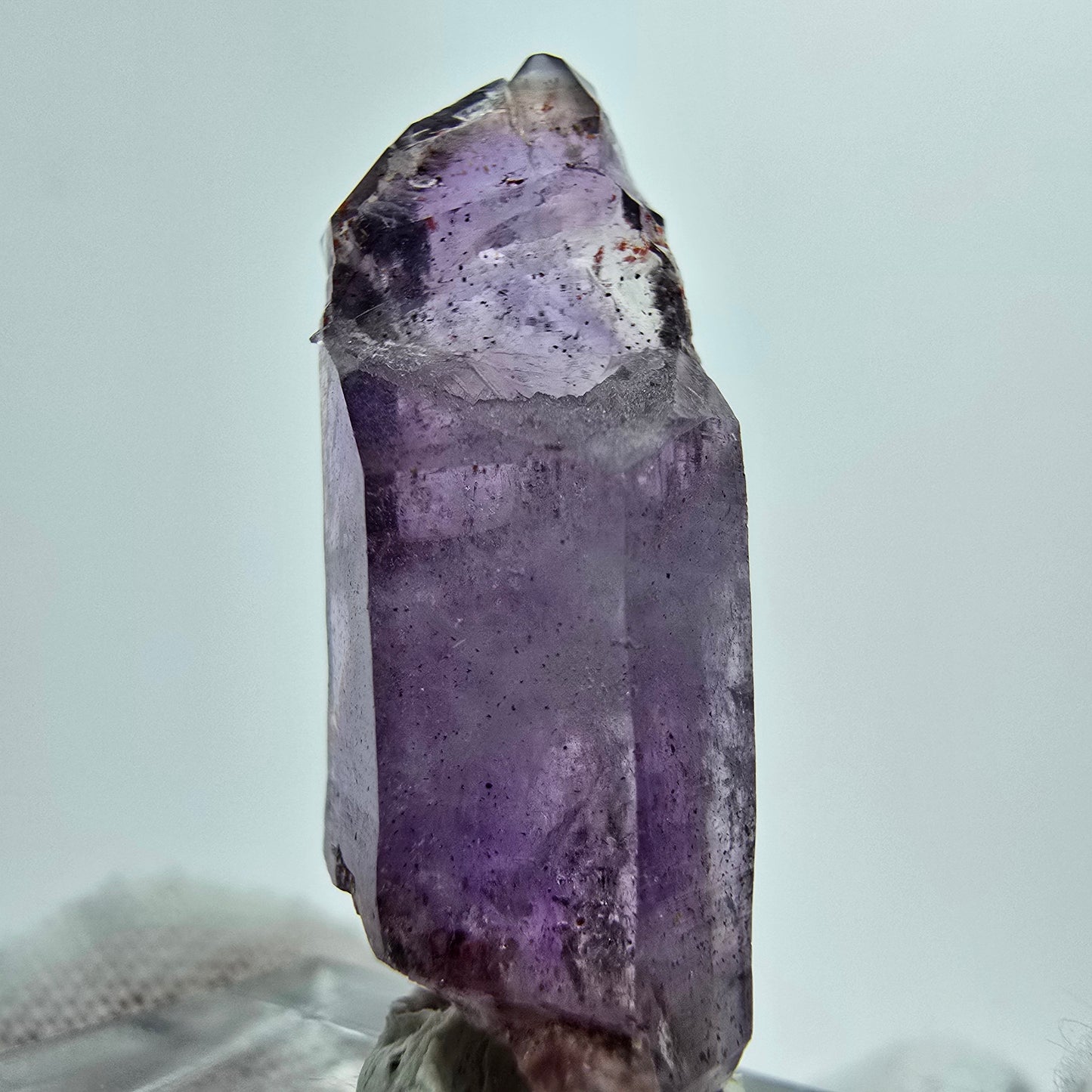 Harlekin Phantom Amethyst Kristall Goboboseb, Namibia 30*13*9mm Sammlung