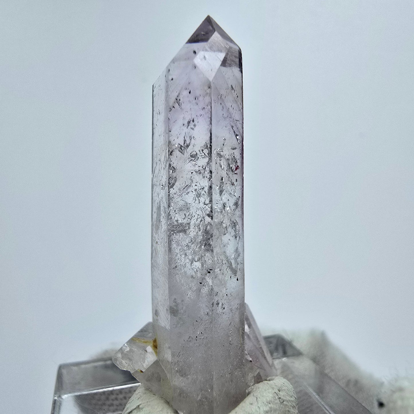 Enhydro Phantom Amethyst, 2x Blase Streep Mine Goboboseb Namibia 36*17*13mm