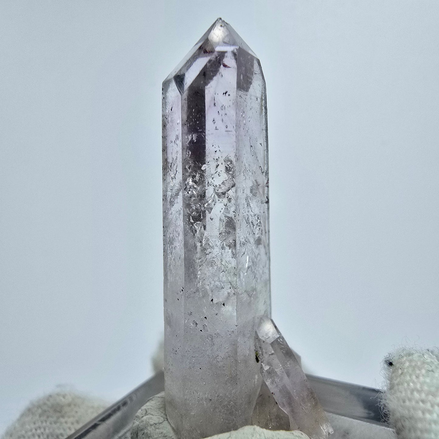 Enhydro Phantom Amethyst, 2x Blase Streep Mine Goboboseb Namibia 36*17*13mm