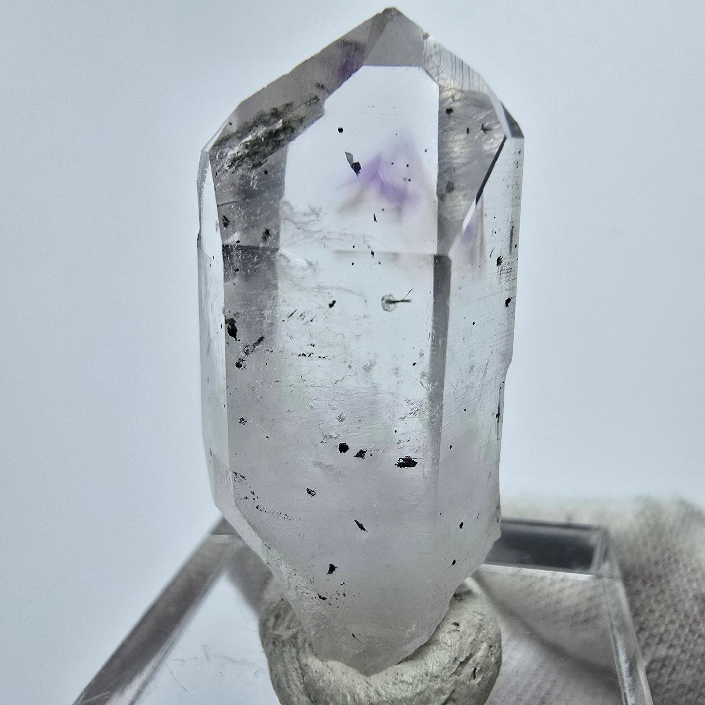 Phantom Amethyst Kristall mit Hämatit Streep Mine Goboboseb Namibia 33*14*13mm