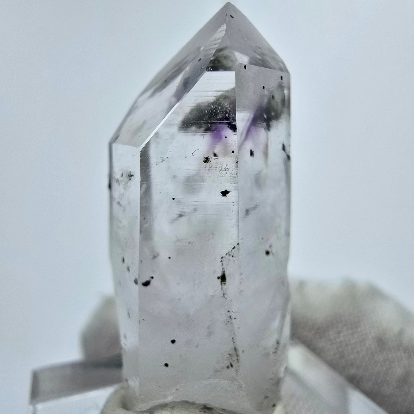 Phantom Amethyst Kristall mit Hämatit Streep Mine Goboboseb Namibia 33*14*13mm