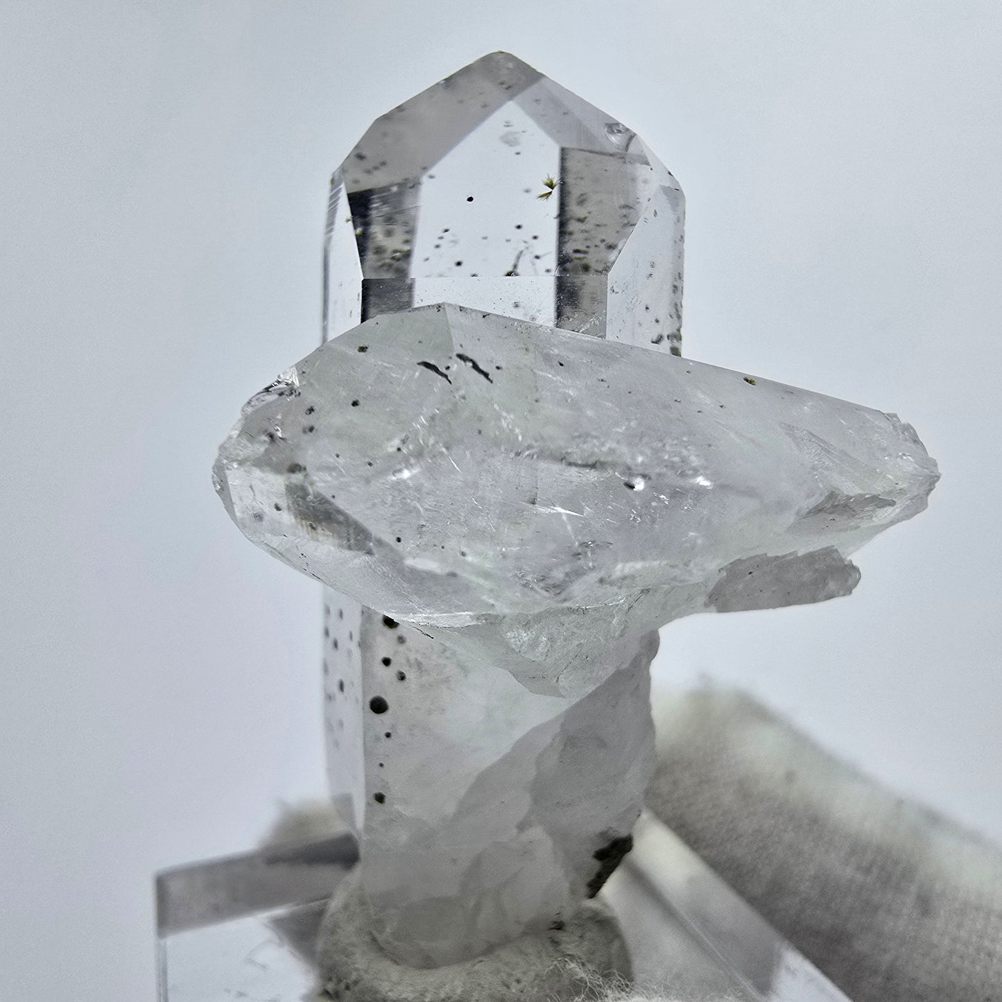 Phantom Quarz Kristalle mit Hämatit Streep Mine Goboboseb Namibia 43*28*26mm