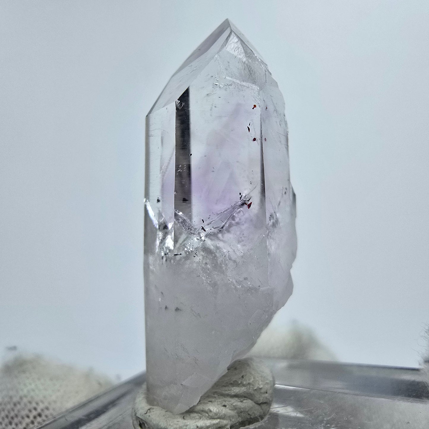 Phantom Amethyst Kristall mit Hämatit Streep Mine Goboboseb Namibia 30*12*9mm