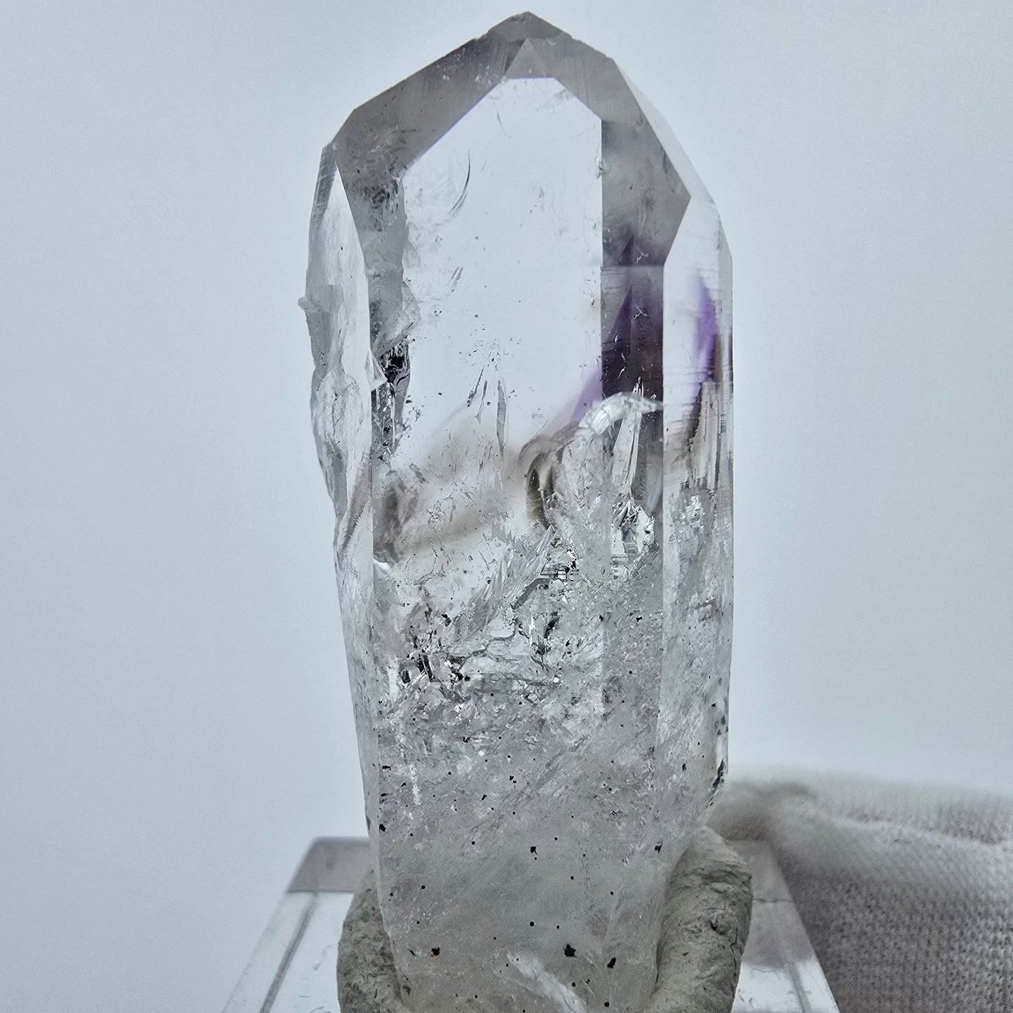 Phantom Amethyst Kristall mit Hämatit Streep Mine Goboboseb Namibia 47*19*18mm