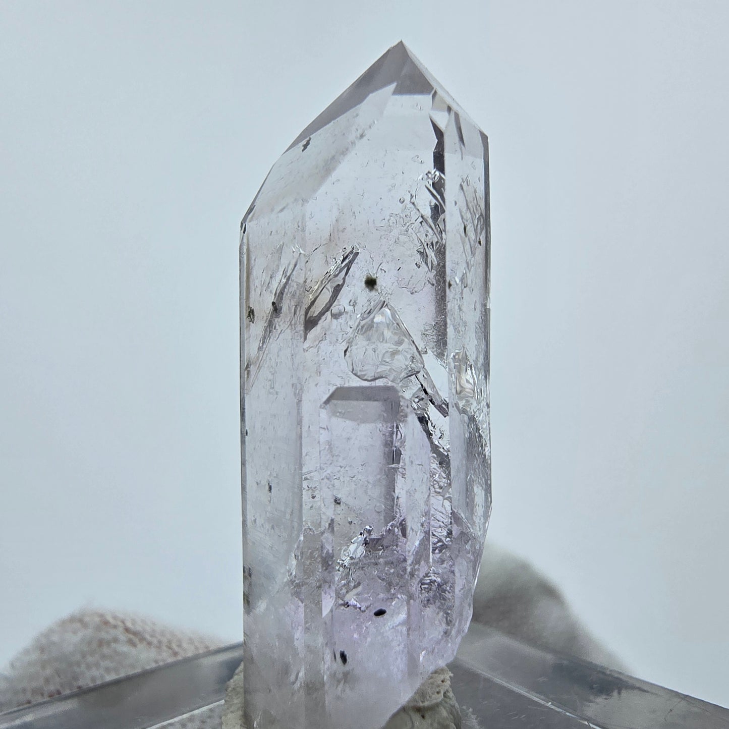 Enhydro Phantom Amethyst mit Hämatit Streep Mine Goboboseb Namibia 32*10*10mm