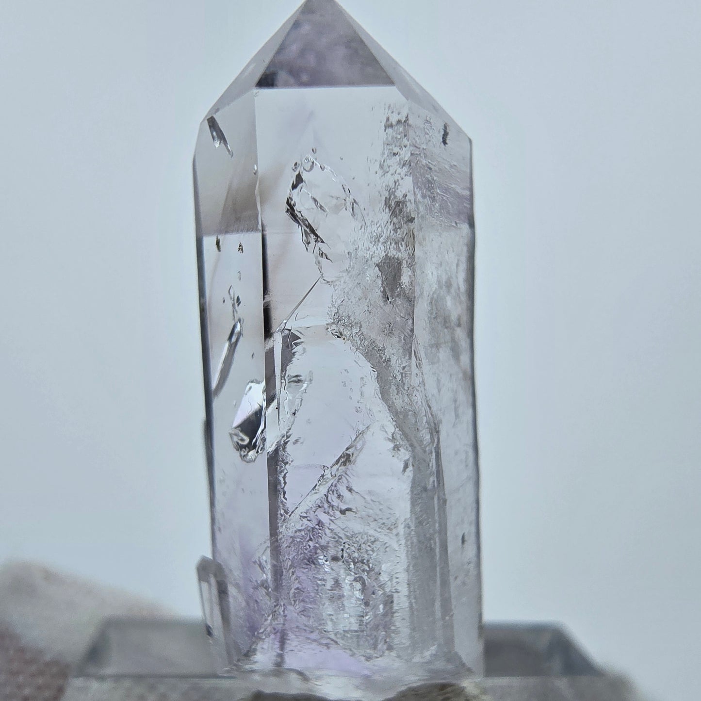 Enhydro Phantom Amethyst mit Hämatit Streep Mine Goboboseb Namibia 32*10*10mm