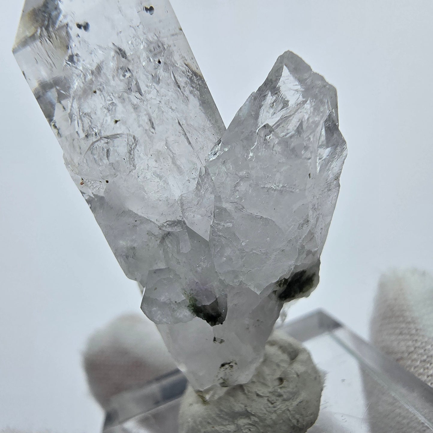 Quarz mit Epidot Hämatit, UV Calcit Streep Mine Goboboseb Namibia 42*21*15mm